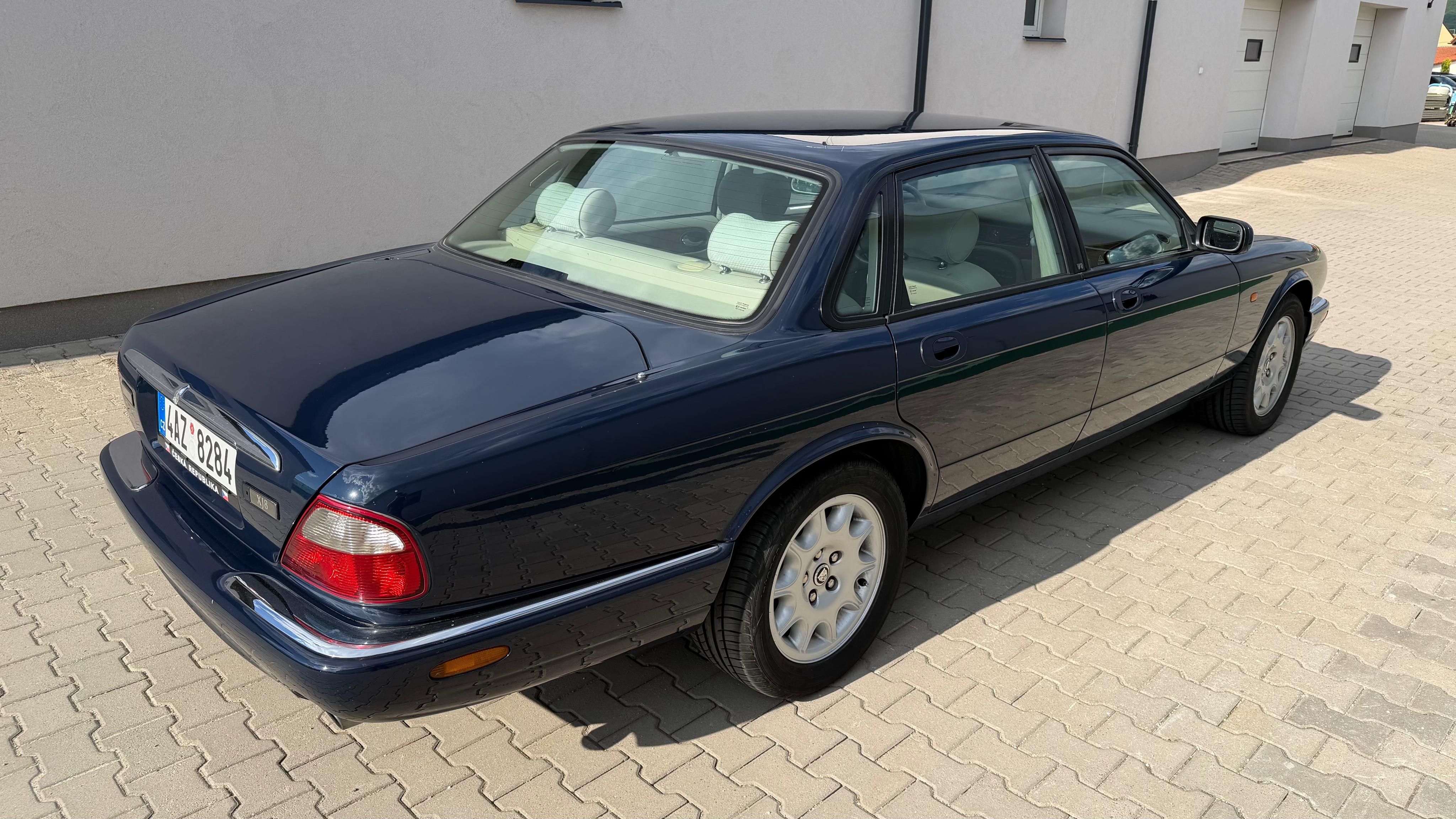 Jaguar XJ, Jaguar XJ8 - fotka 2