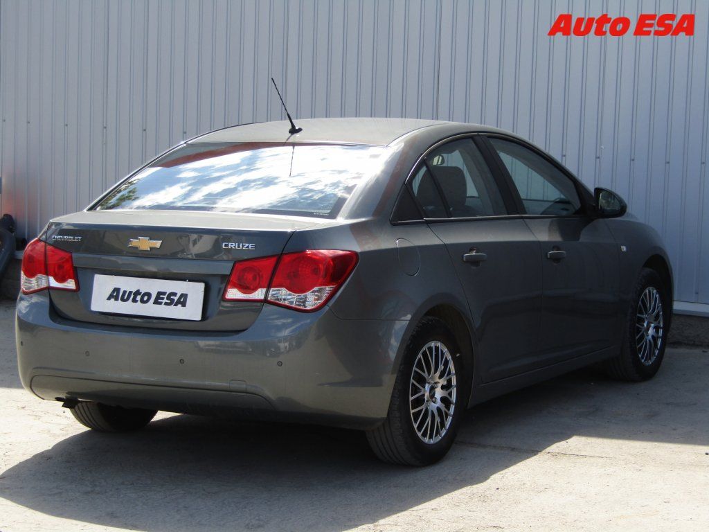 Chevrolet Cruze, 1.8i - fotka 4