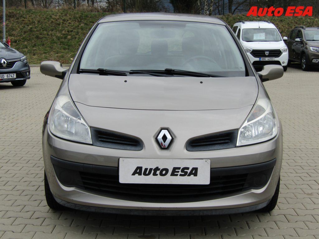 Renault Clio, 1.2i,1.maj,ČR,AC,temp - fotka 2