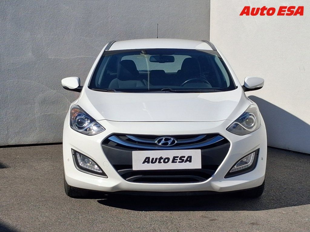 Hyundai i30, 1.6 GDi,AC,tempo - fotka 2