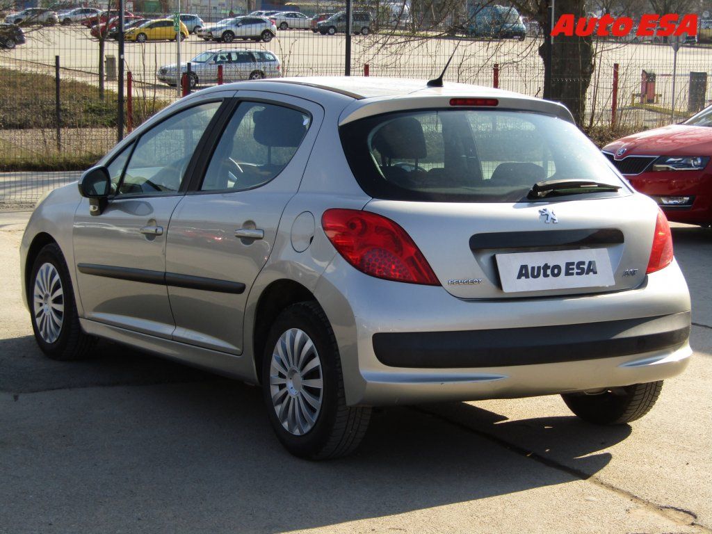Peugeot 207, 1.4i,ČR,AC,zmk.řazení - fotka 6