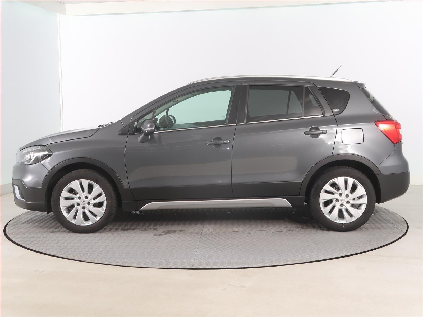 Suzuki SX4 S-Cross, 1.4 BoosterJet, 4X4, ČR,1.maj - fotka 3