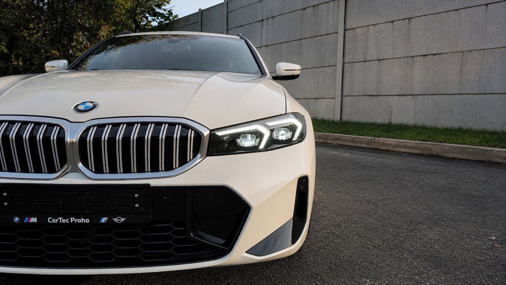 BMW Řada 3, 320d xDrive Touring M Paket - fotka 5