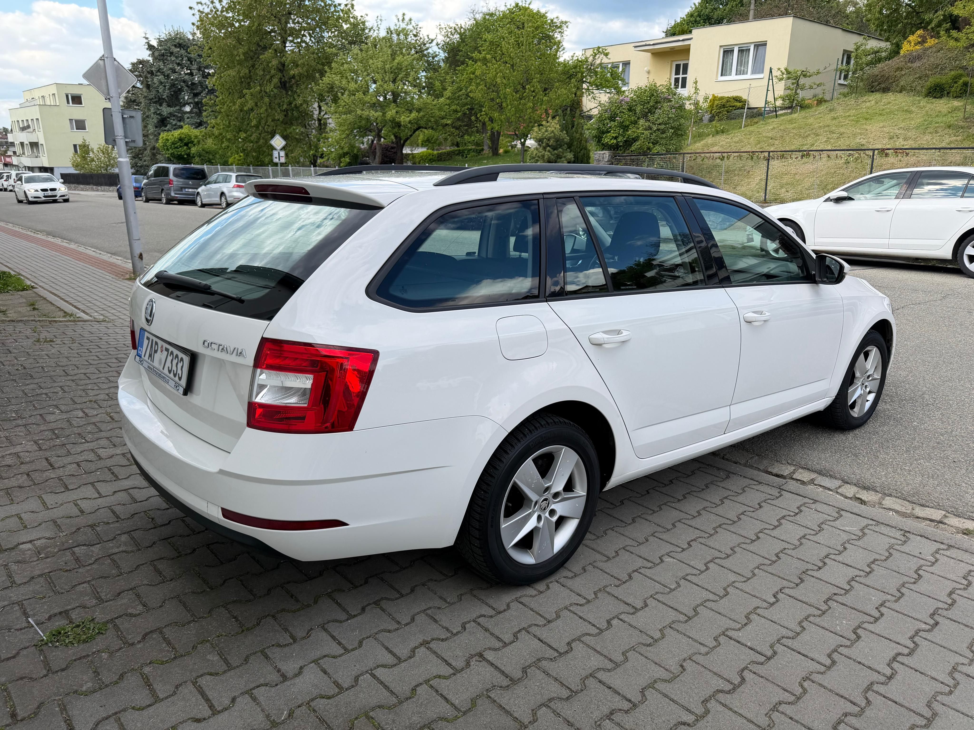 Škoda Octavia - fotka 4