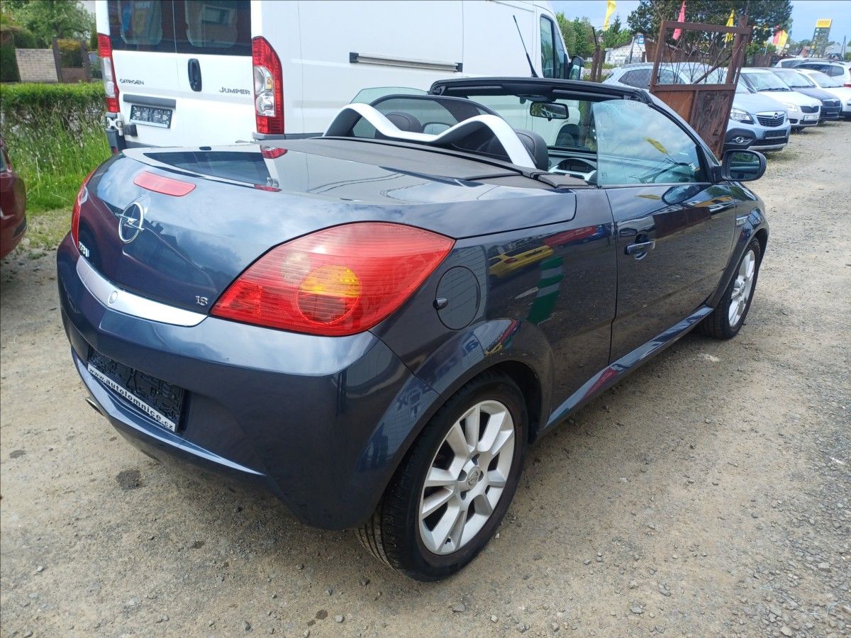 Opel Tigra, 1,8 92 kW Roadster - fotka 4