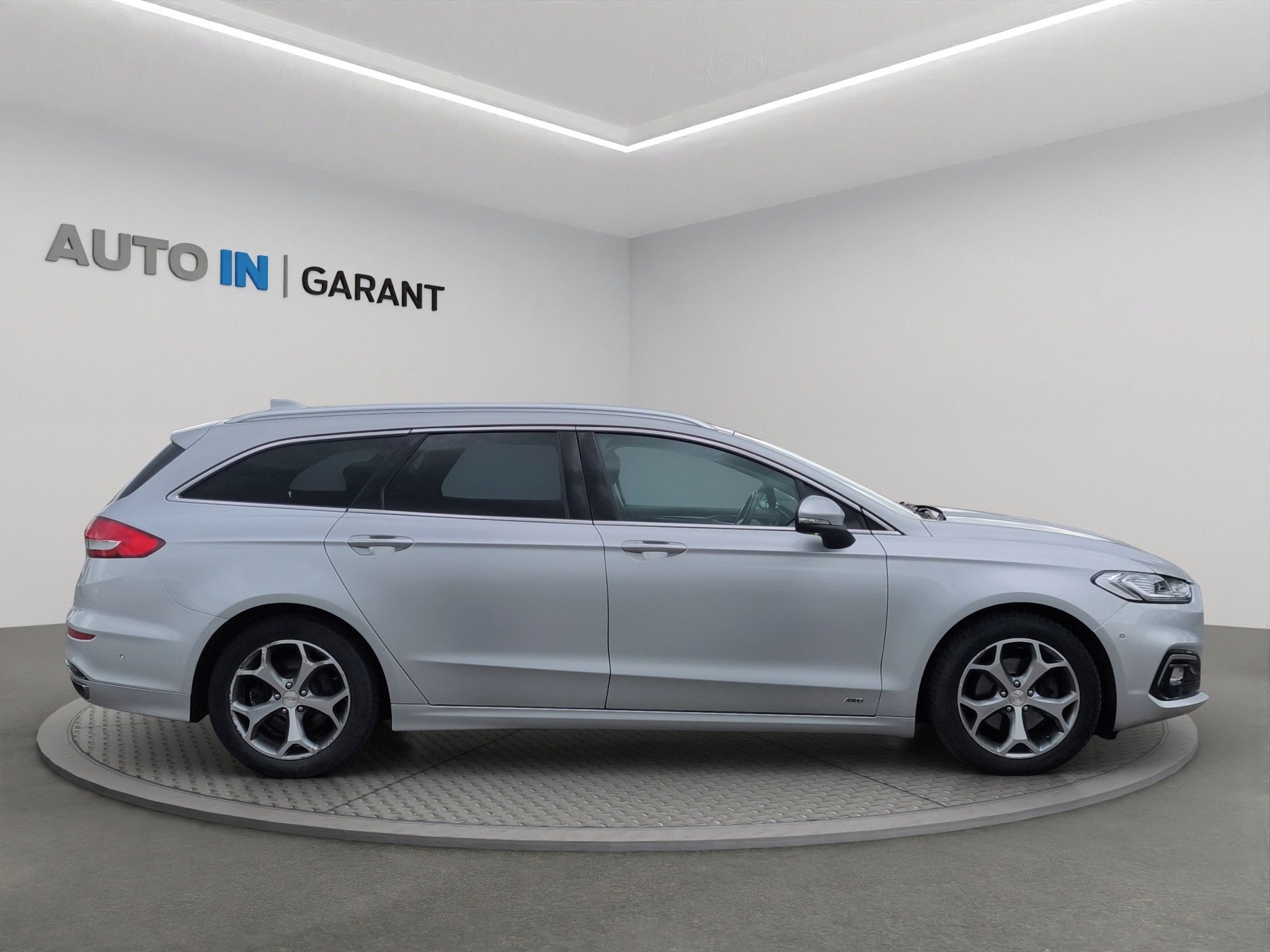 Ford Mondeo, TITANIUM 4x4 2.0 EcoBlue 140kW - fotka 4