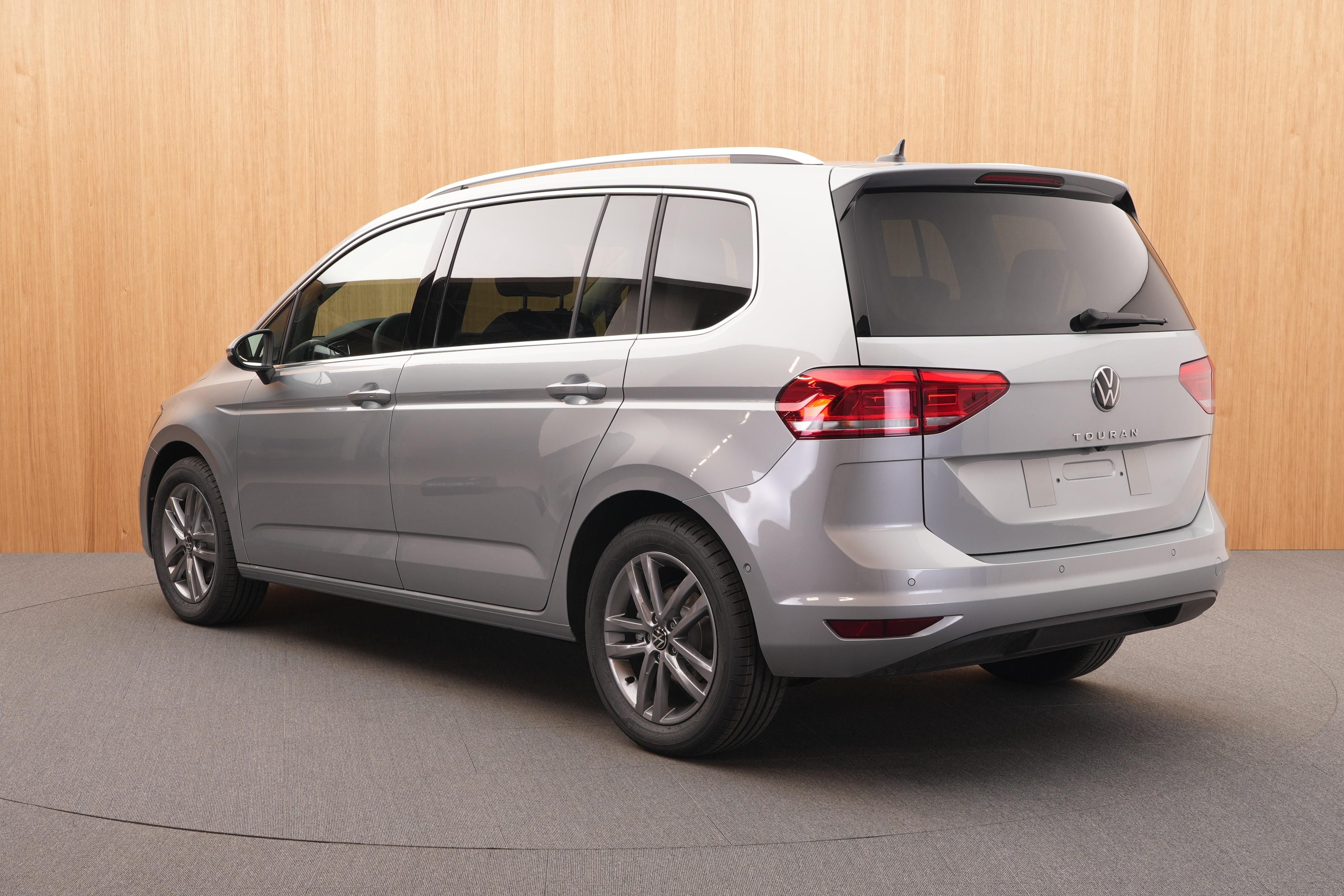 Volkswagen Touran, Love 1.5 TSI DSG - fotka 3