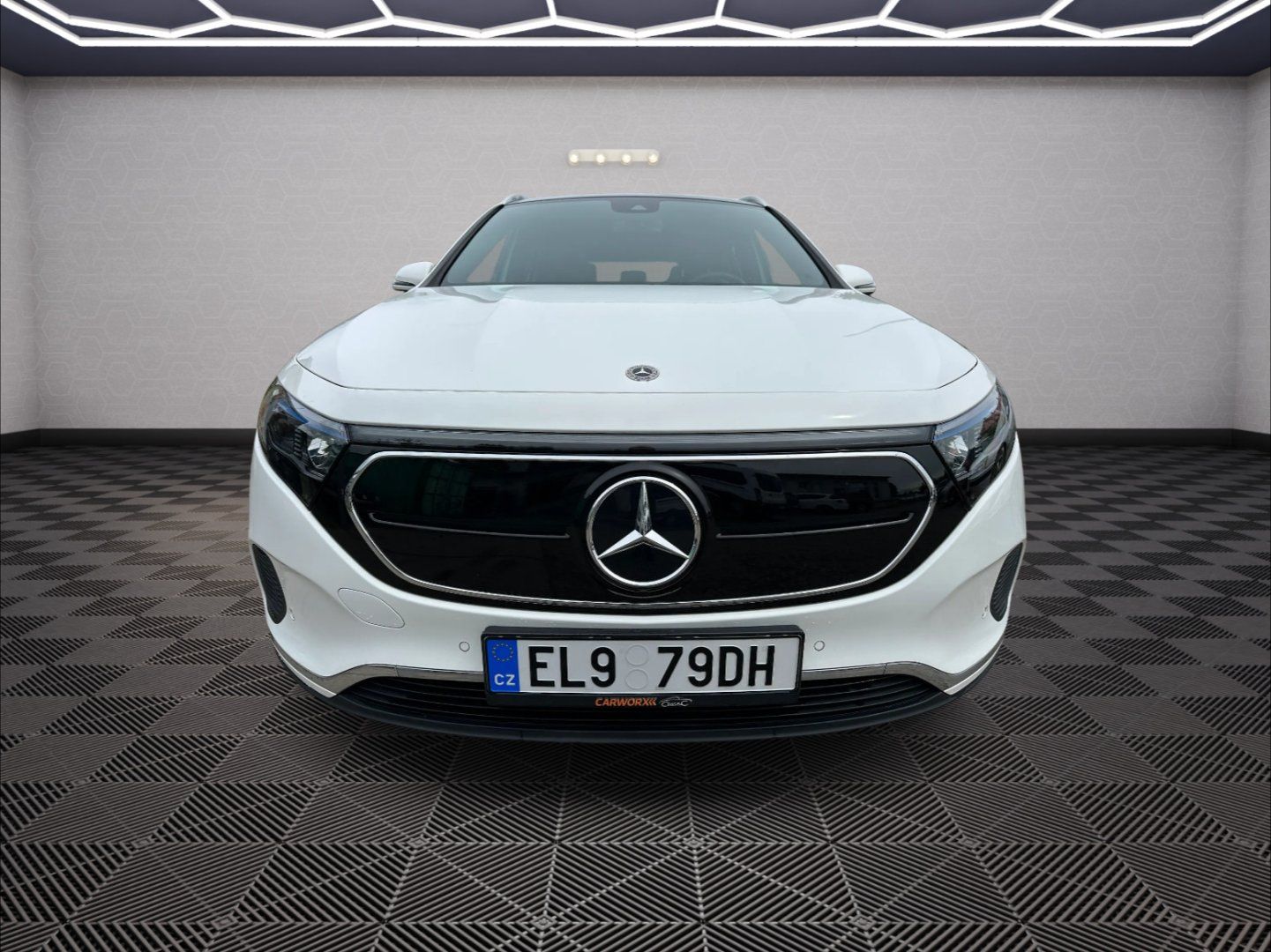 Mercedes-Benz EQA, 250 69,7 kWh - fotka 2
