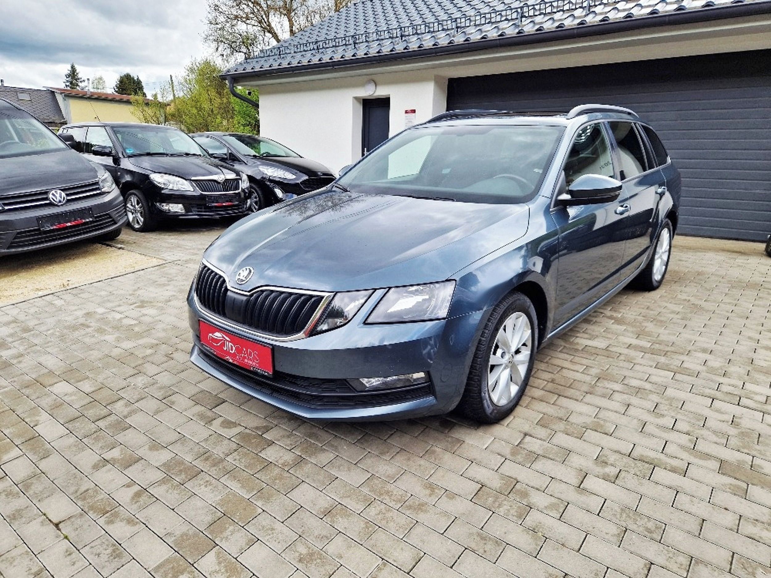 Škoda Octavia, 2.0 TDi (110 kW), plný servis - fotka 2
