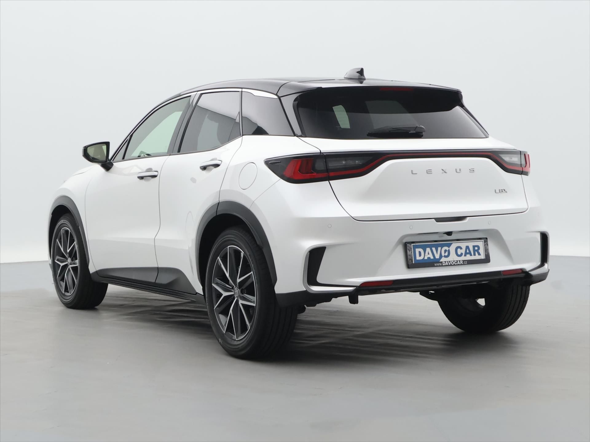Lexus LBX, 1.5 HEV 67 kW Emotion CZ DPH H - fotka 5