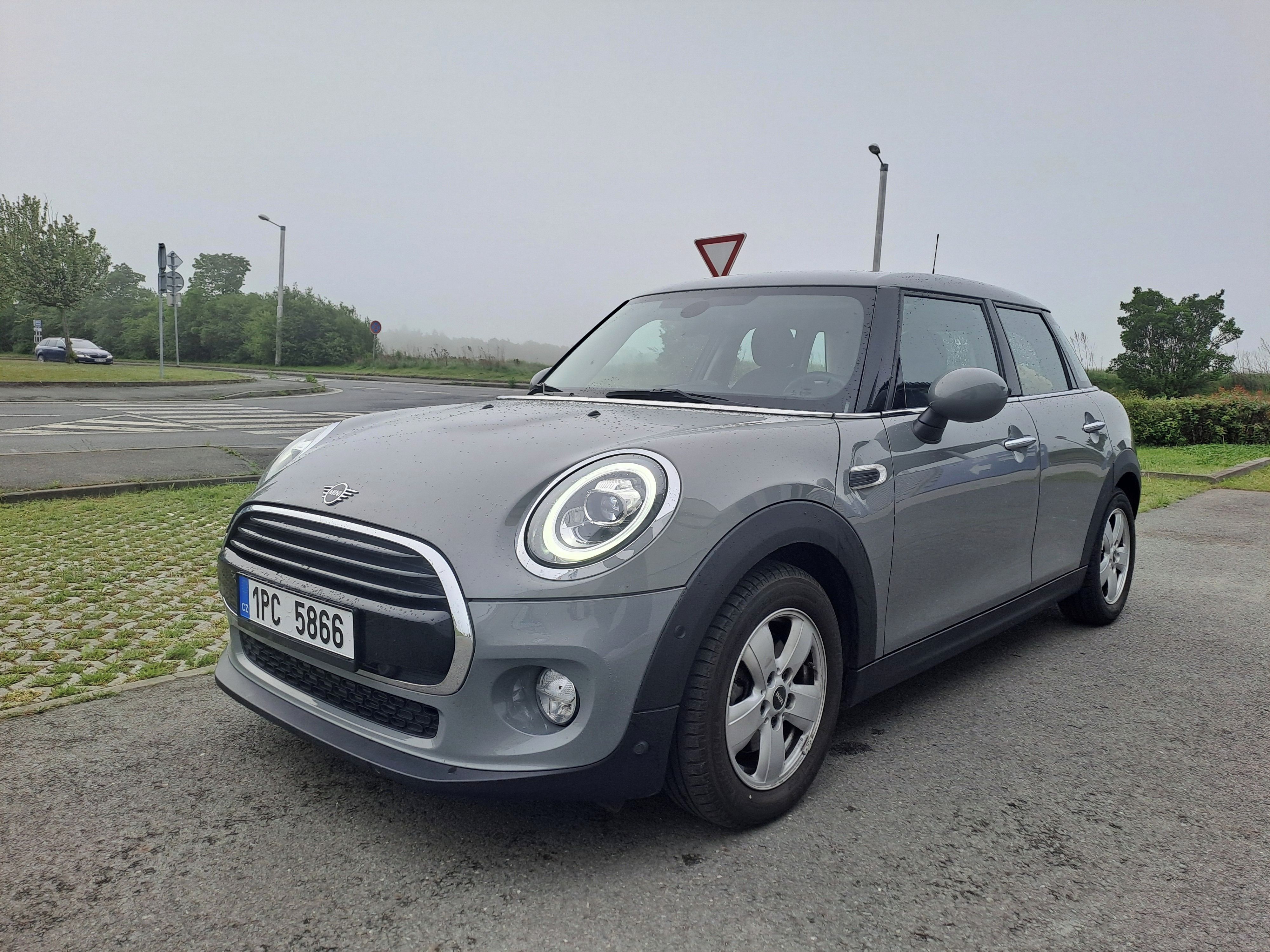 Mini Cooper, 1.5i VELMI PĚKNÉ,POUZE 38444KM - fotka 3