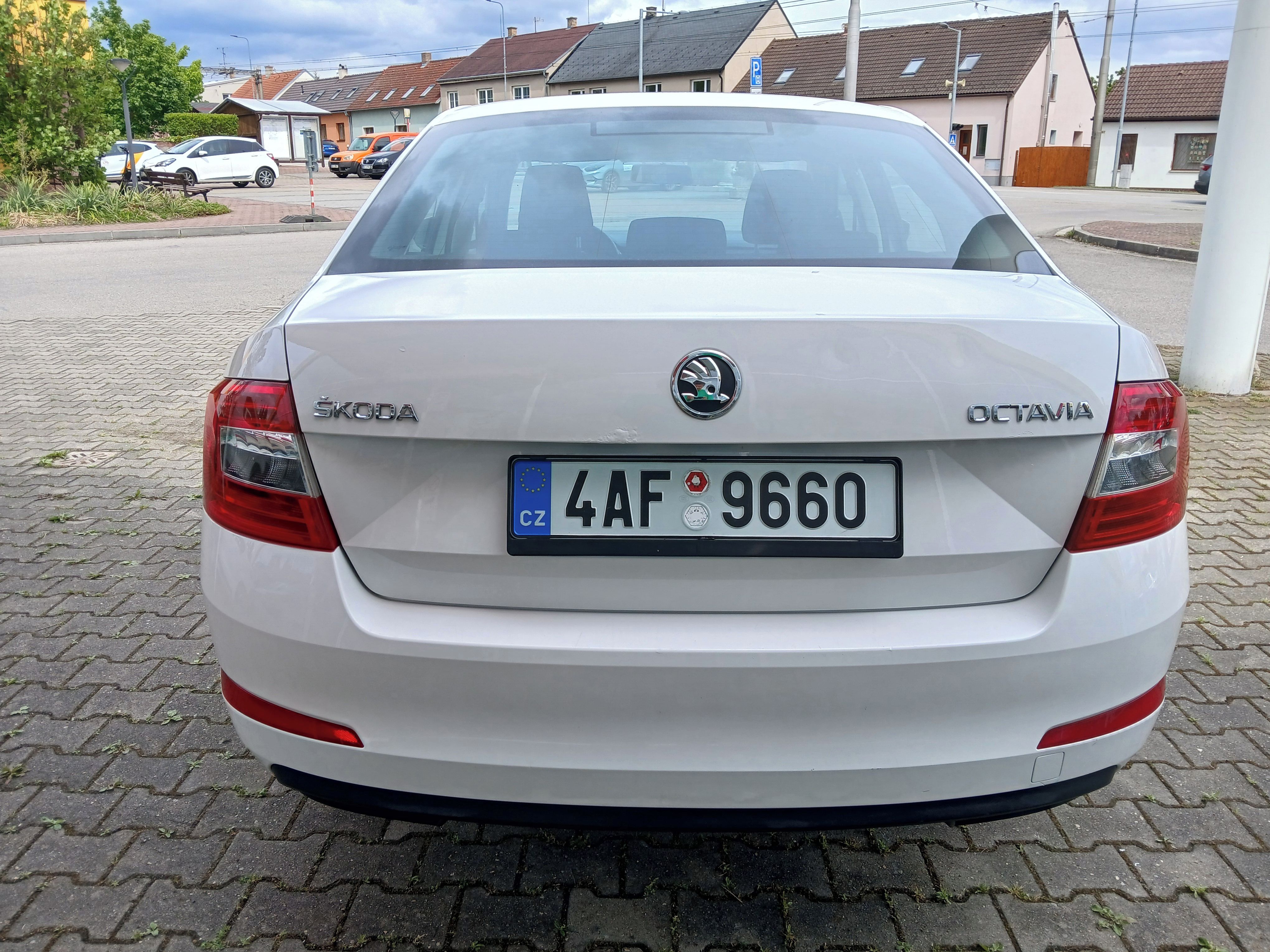 Škoda Octavia, 1.6TDI, 77kW, CZ, servis - fotka 4