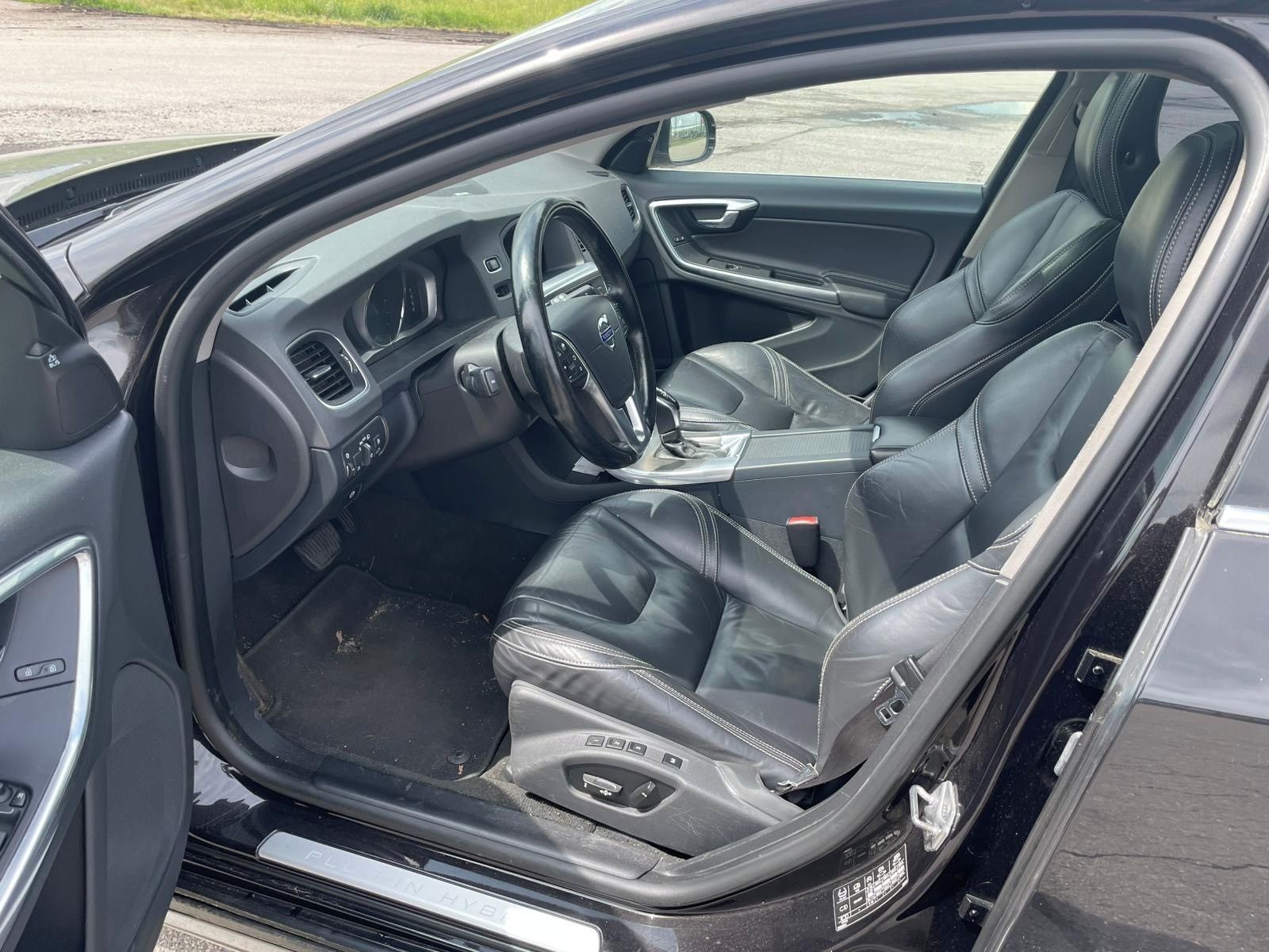 Volvo V60, D6 AWD PHEV - fotka 5