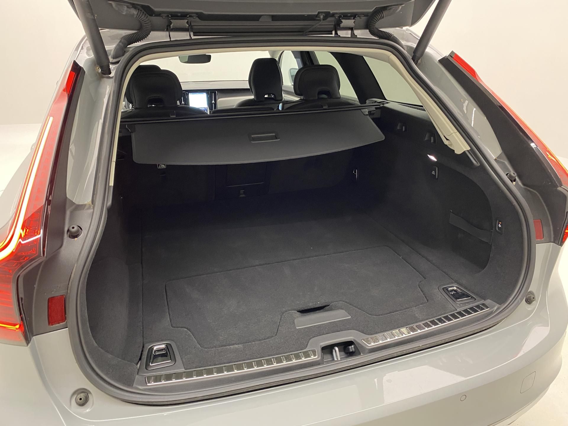 Volvo V90, T6 AWD RECHARGE CORE AUT - fotka 6