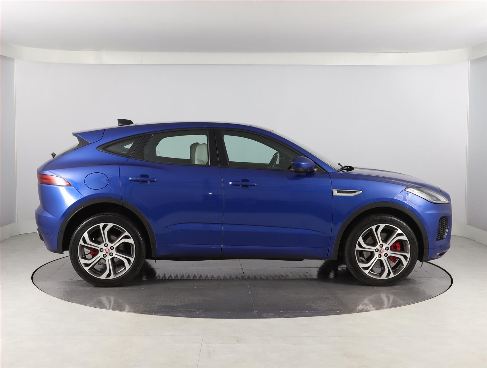 Jaguar E-Pace, P300 AWD, 4X4, Automat - fotka 6