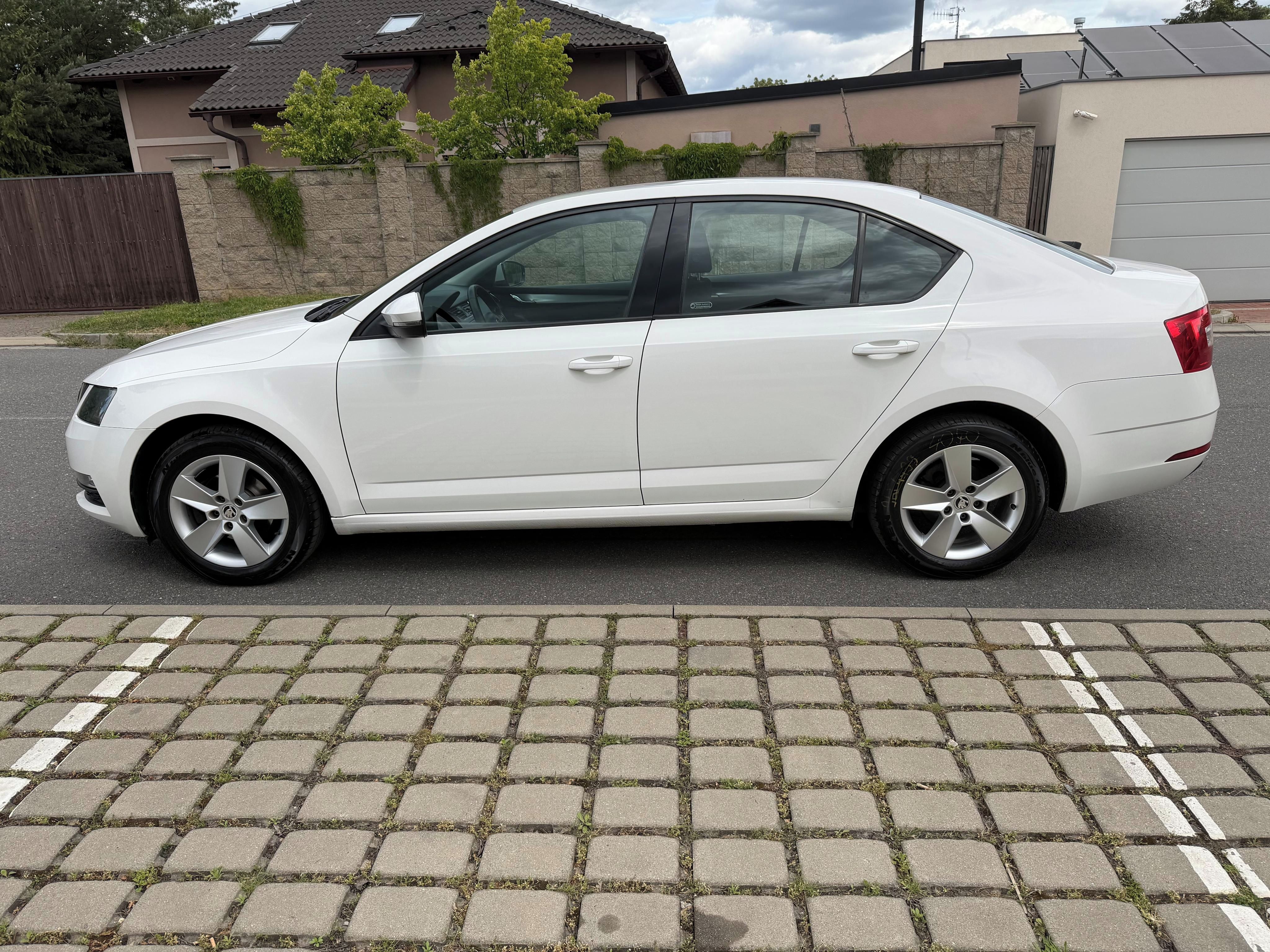 Škoda Octavia, 1.6 TDI, 85 KW, KOUPENO V ČR - fotka 2