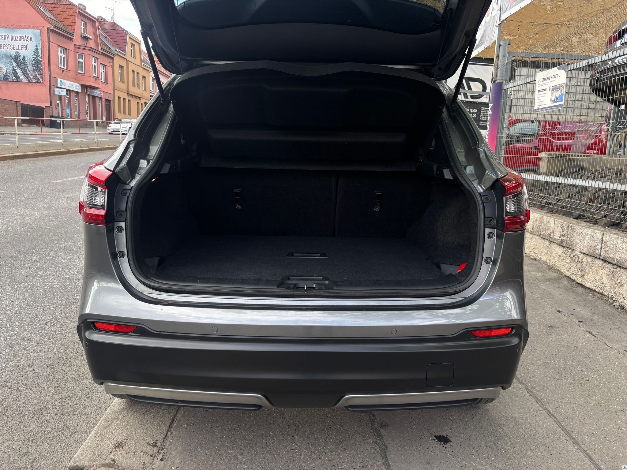Nissan Qashqai, 1.6DIG-T/2018/N-CON/1M/CZ-ZÁR - fotka 5