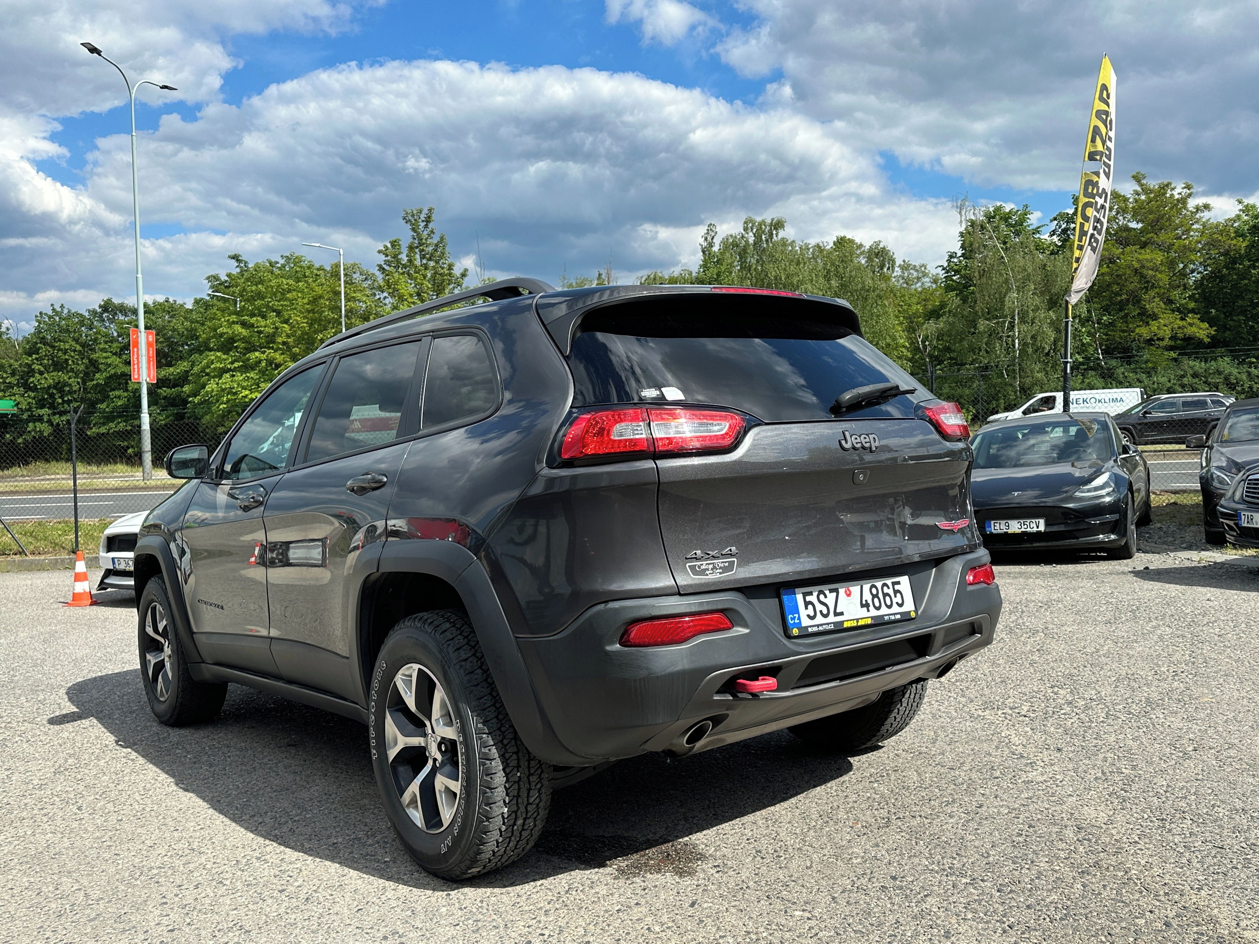 Jeep Cherokee, Jeep Cherokee 2016 - fotka 6