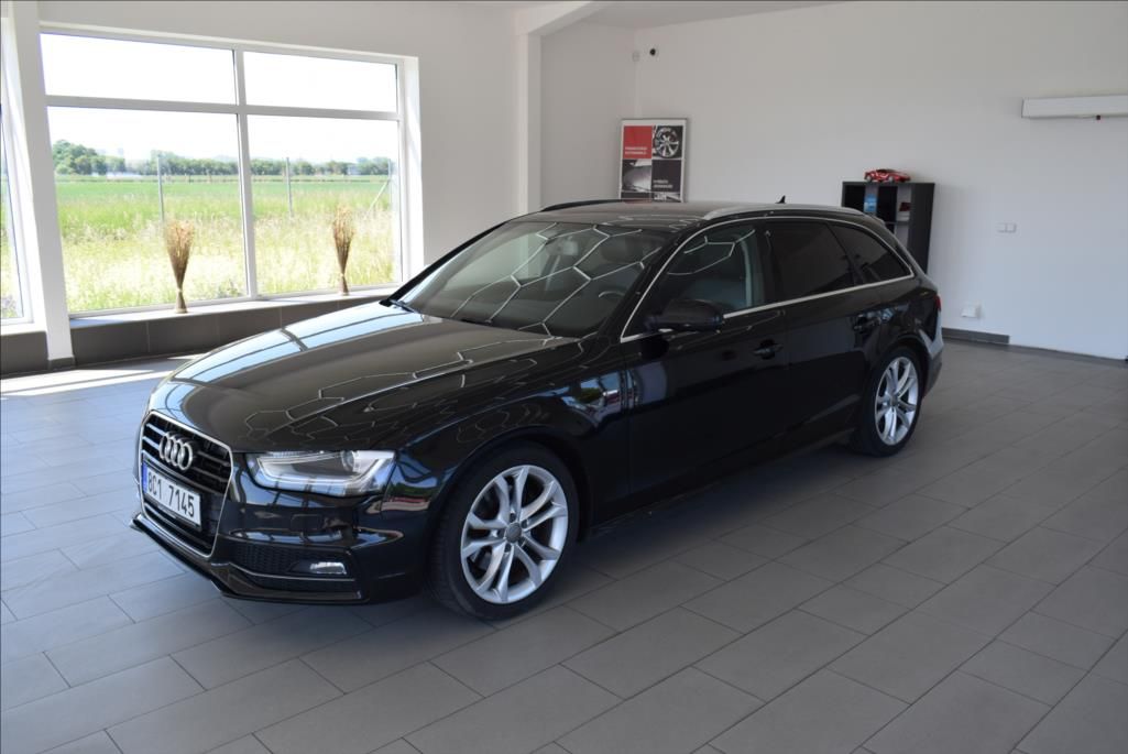 Audi A4 Avant, 2,0 TDi,NAVI,Bi-xenony+L