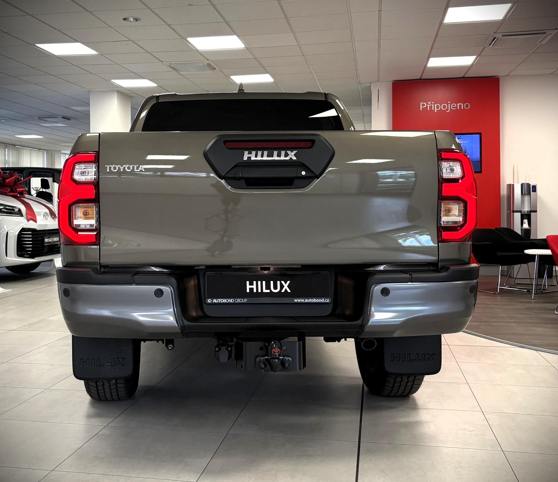 Toyota Hilux, Double Cab 2,8 D-4D (204 k) - fotka 3