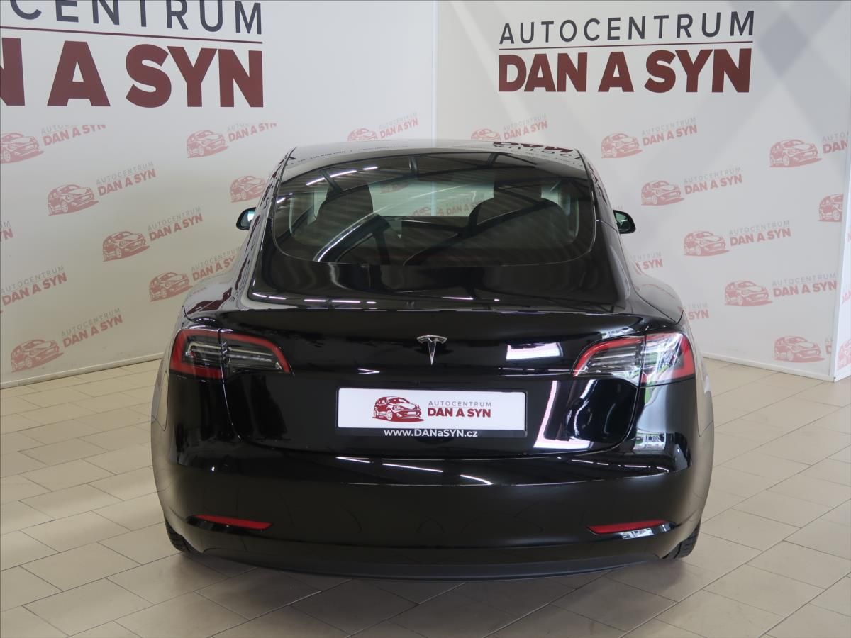 Tesla Model 3, 1. majitel ZÁNOVNÍ - fotka 6