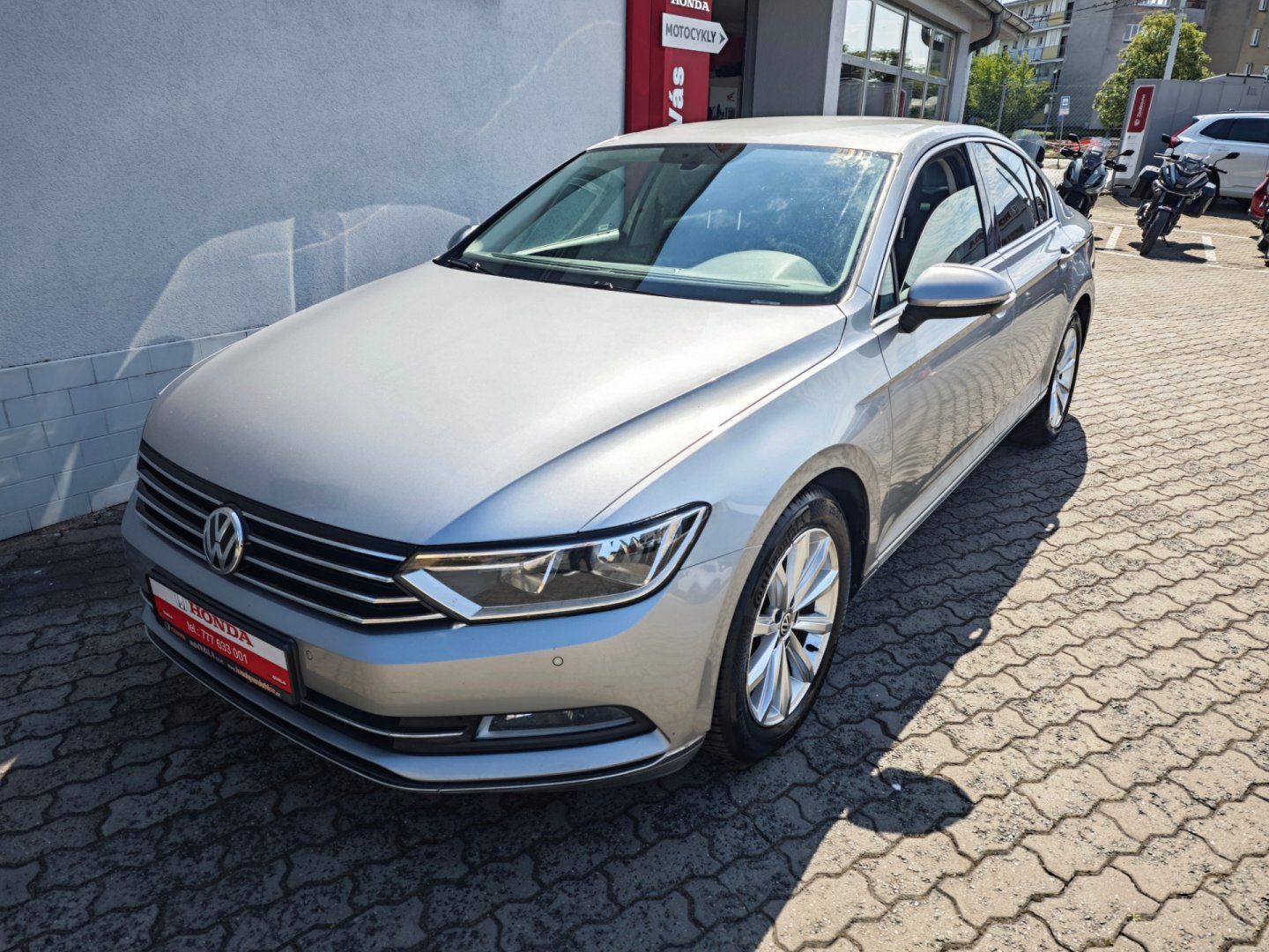 Volkswagen Passat, 2.0 TDi Highline ACC Manuál - fotka 3