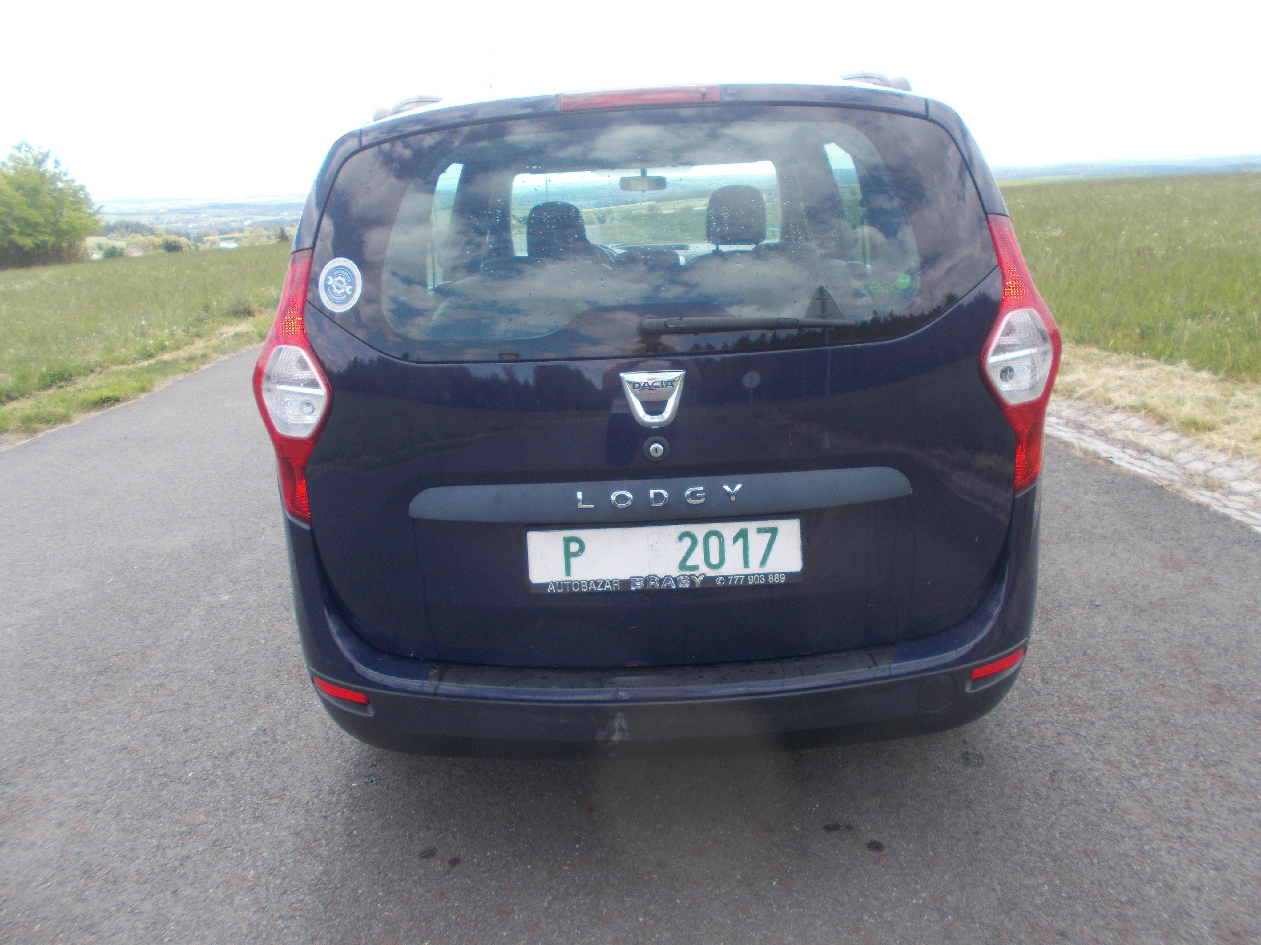 Dacia Lodgy, 1,6 7 míst 136 000KM nová STK - fotka 6