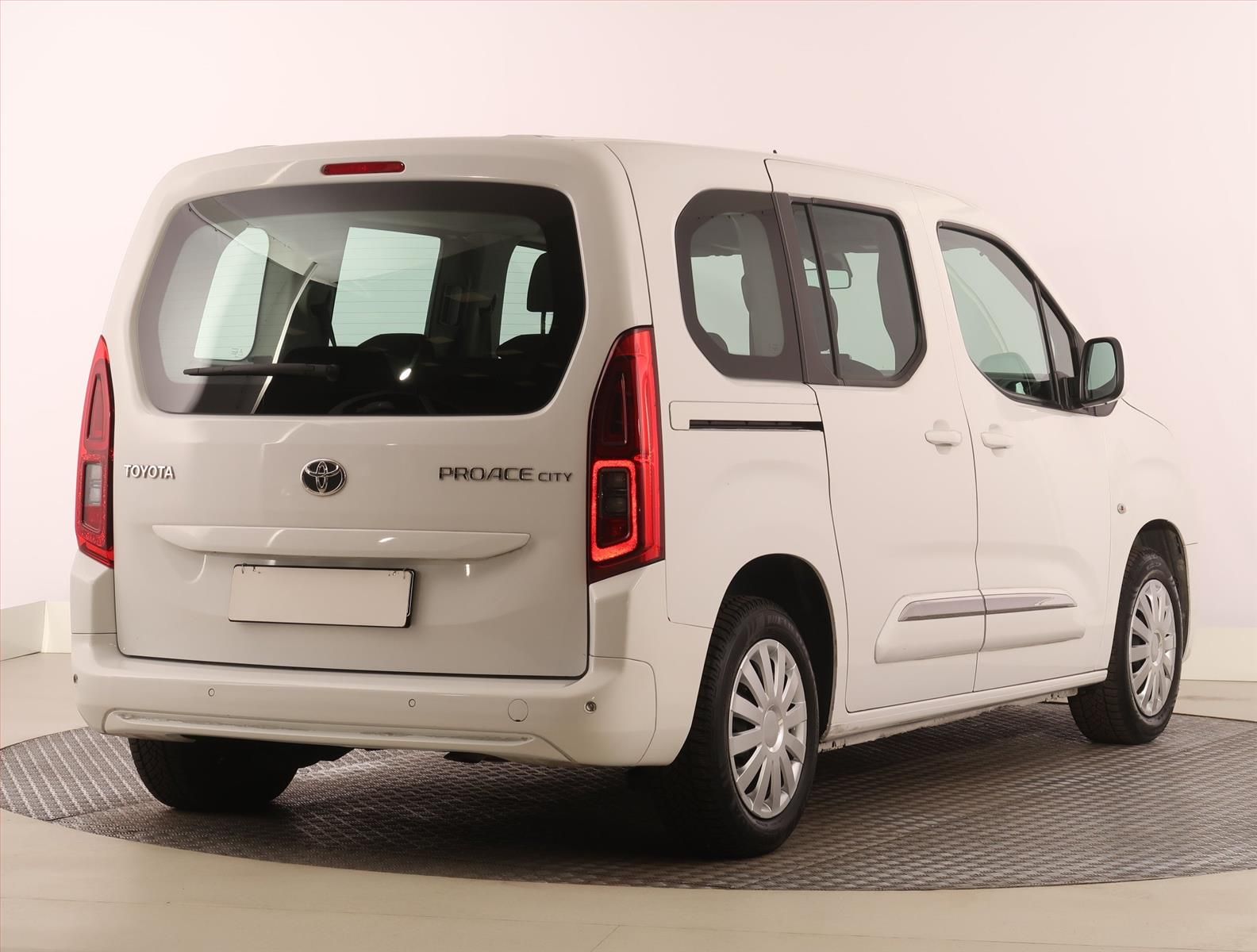 Toyota Proace City Verso, 1.2 T, Shuttle, 5Míst, Klima - fotka 4