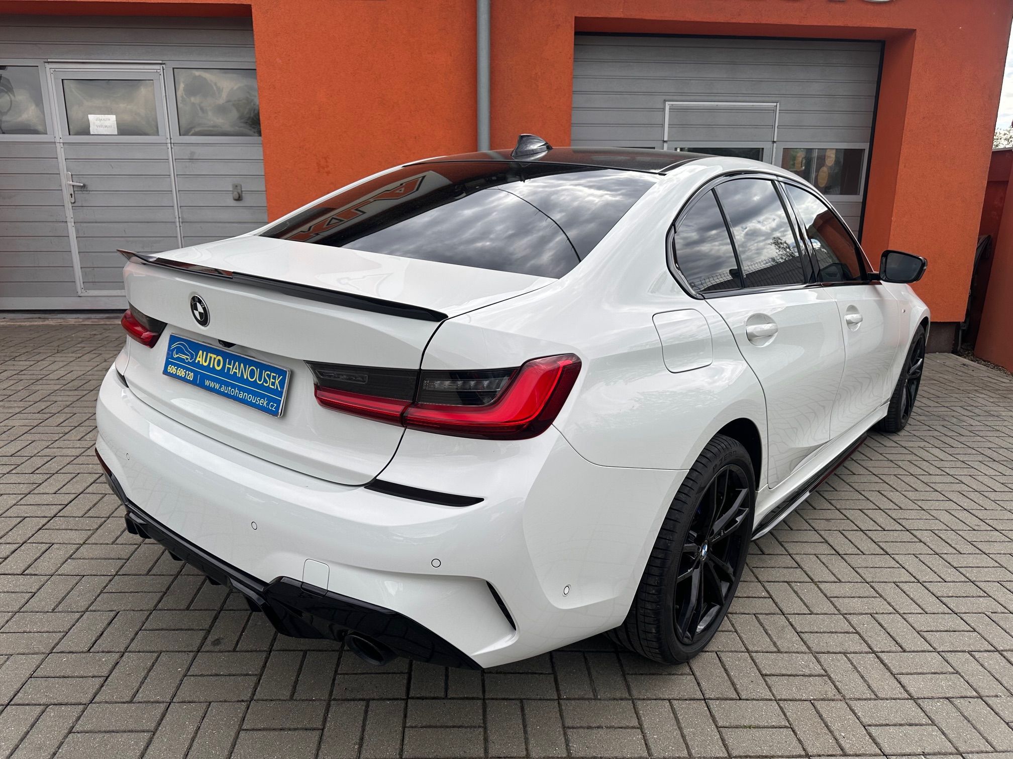 BMW Řada 3, e 215KW M-paket - fotka 2