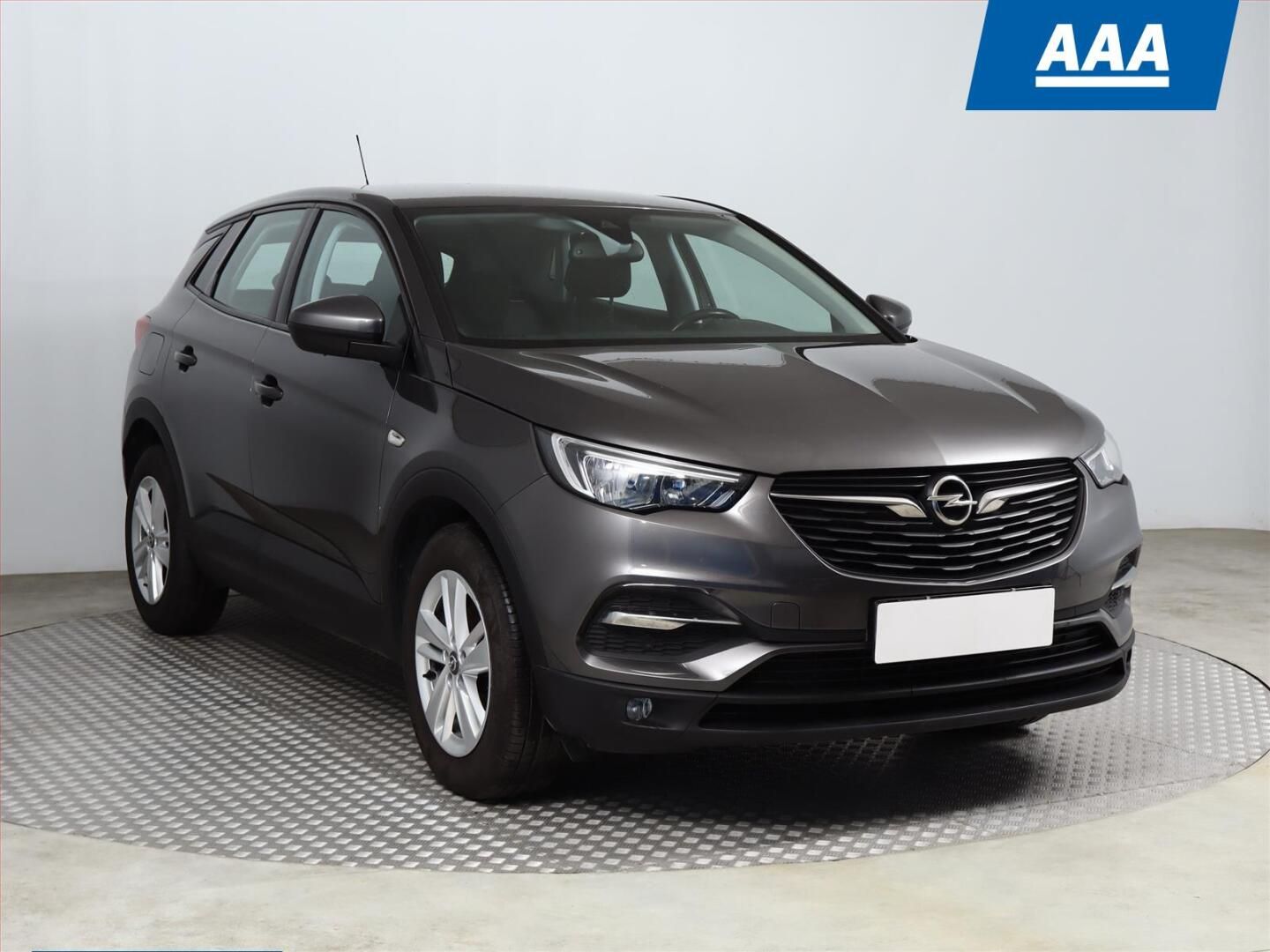 Opel Grandland X, 1.2 Turbo, ČR,1.maj