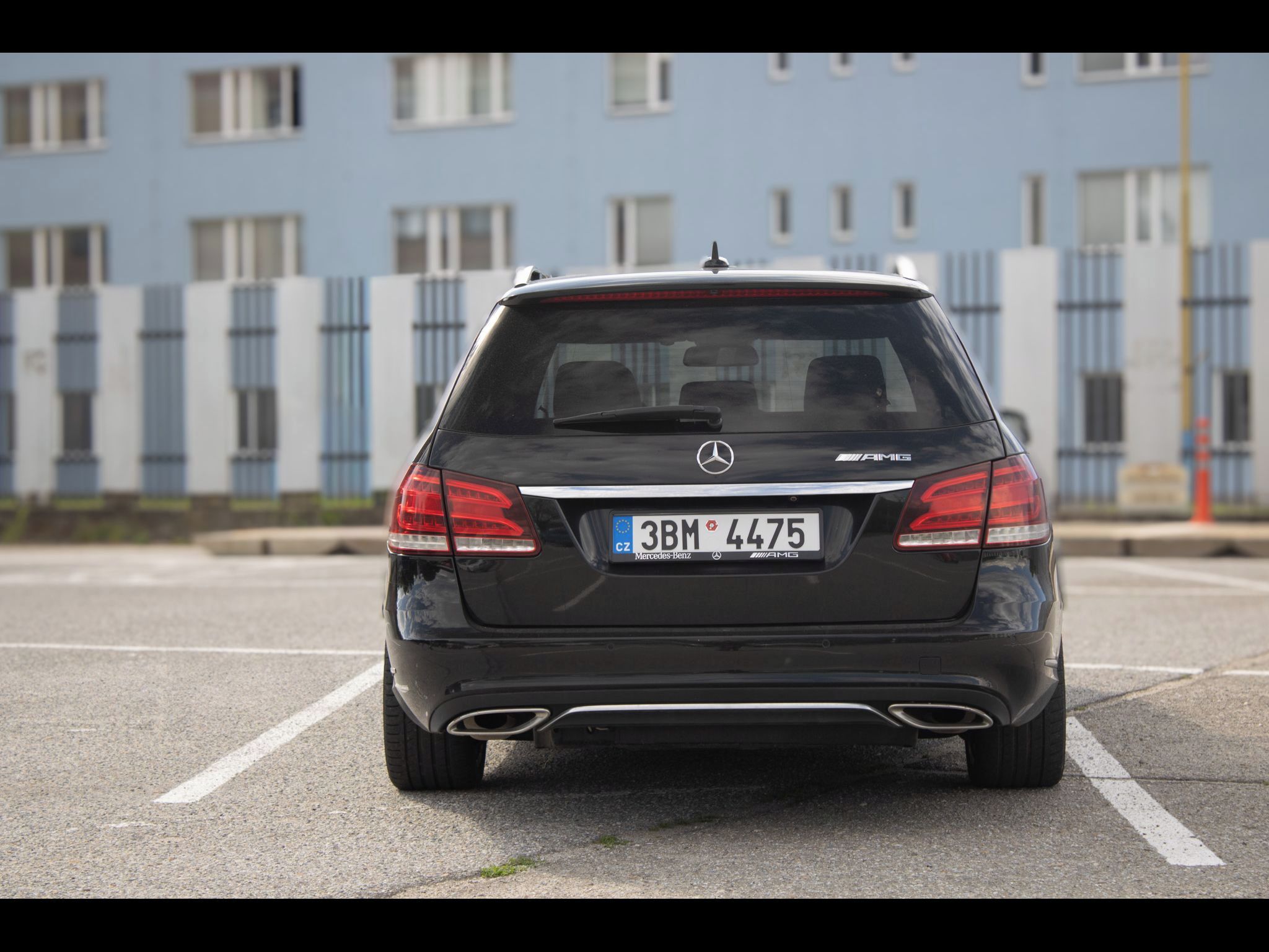 Mercedes-Benz Třídy E, AMG paket, 100% stav. - fotka 6