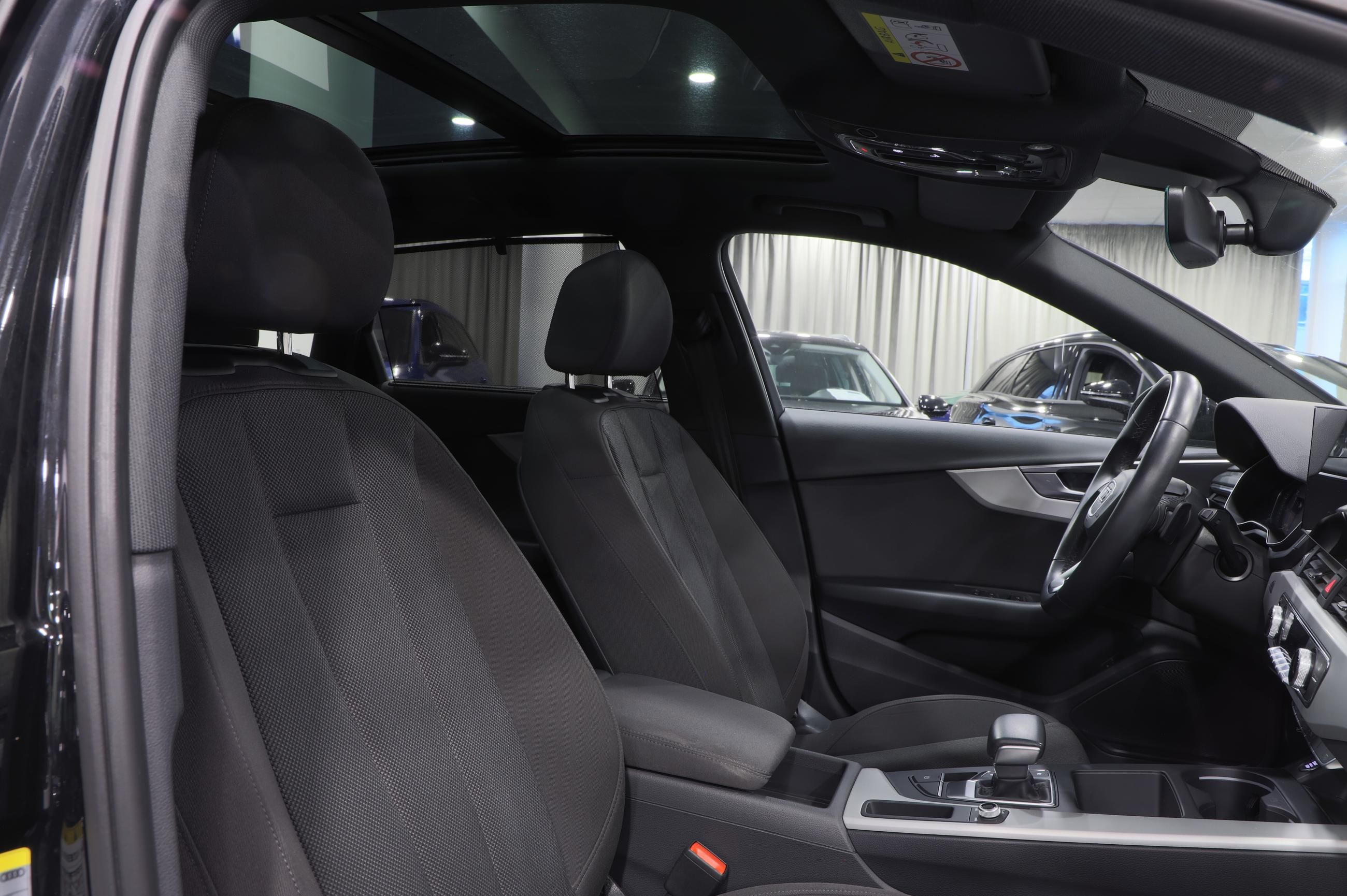 Audi A4 Avant, 2.0 TDI 35eTDI 120kW S-Tronic - fotka 5