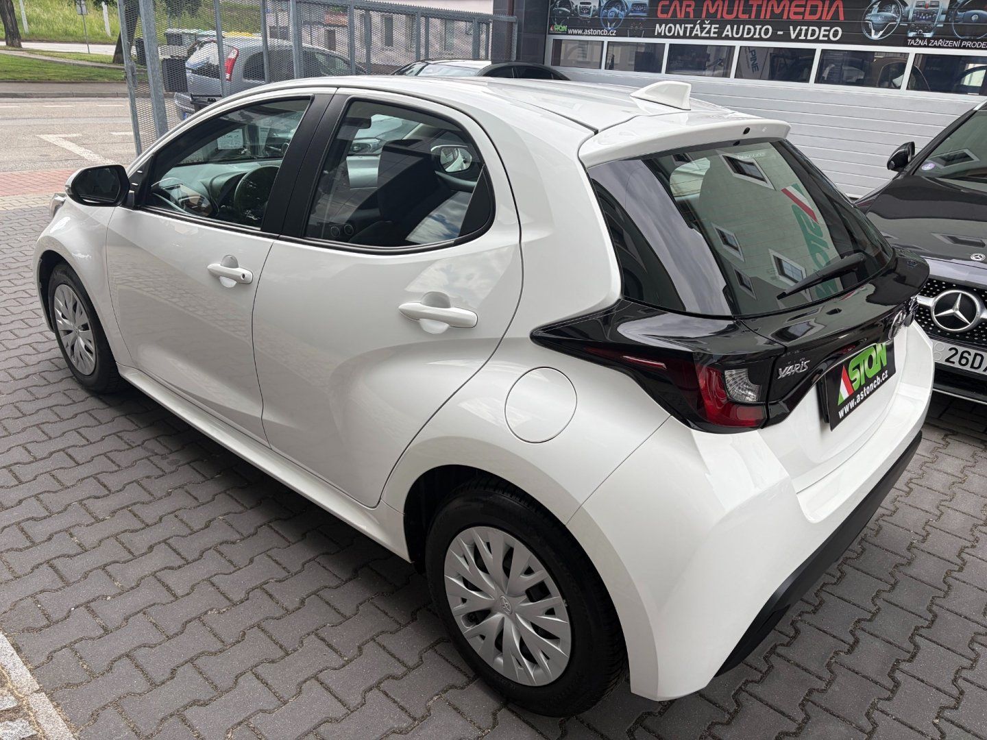 Toyota Yaris, 1,0 VVTi 1. maj, servis Toyota - fotka 4