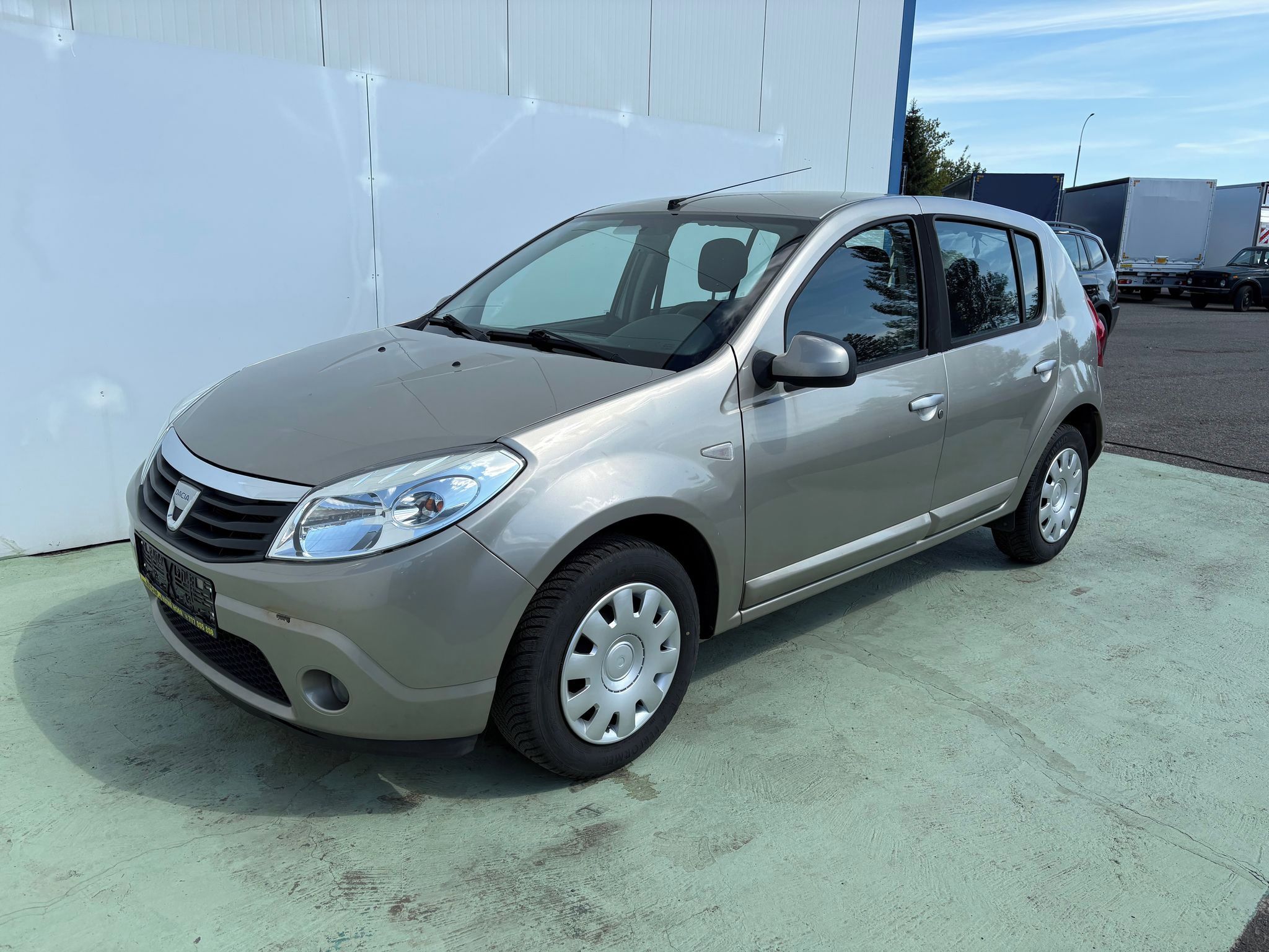 Dacia Sandero, 1.6i, 64kW, Klima, Senzory - fotka 3