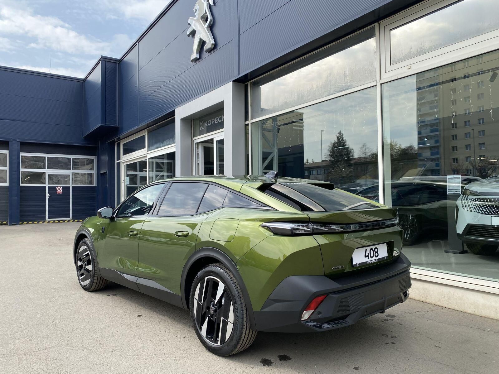 Peugeot 408, GT Plug-in HYBRID 240 e-DCS7 - fotka 4
