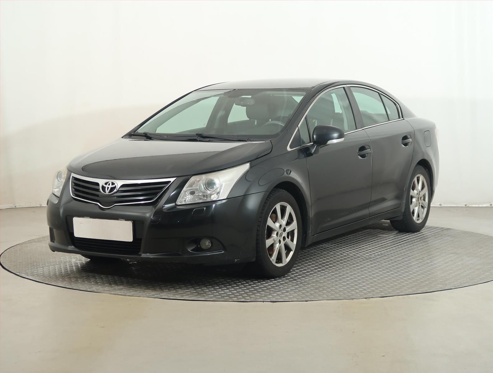 Toyota Avensis, 2.0 Valvematic, po STK - fotka 2