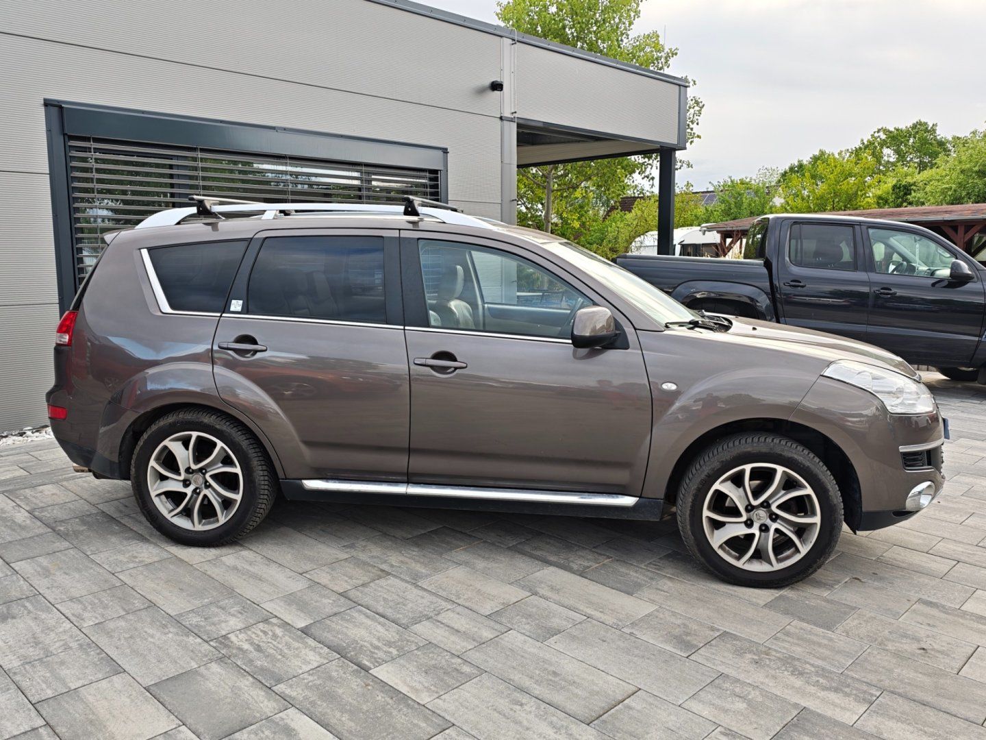 Citroën C-Crosser, 2,2 HDI 4x4 7Míst 115 KW - fotka 4