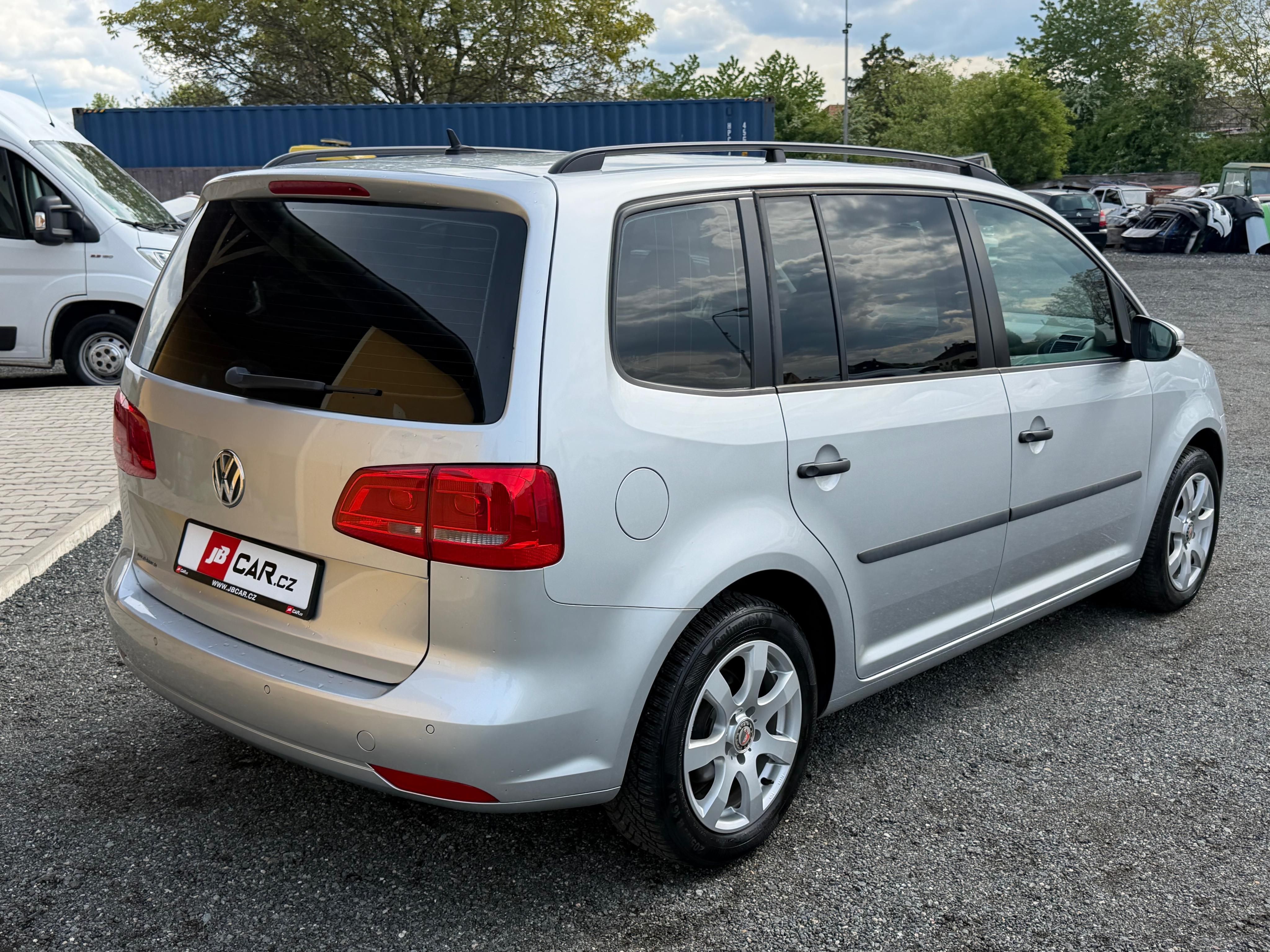Volkswagen Touran, 1.6 TDI 77KW 7MÍST - fotka 2