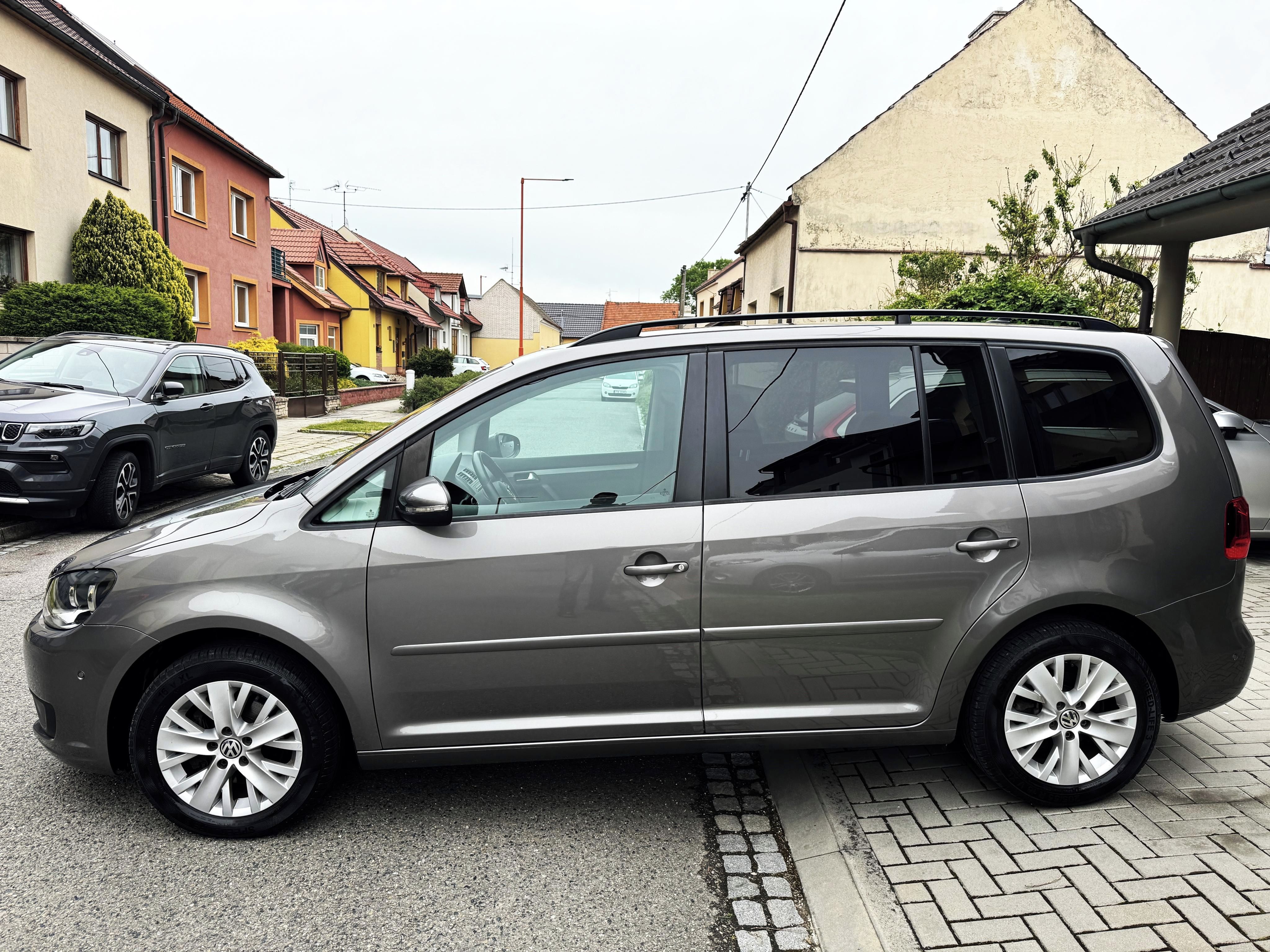 Volkswagen Touran, 1.4TSI DSG,NAVI,KAMERA,TAŽNÉ, - fotka 4