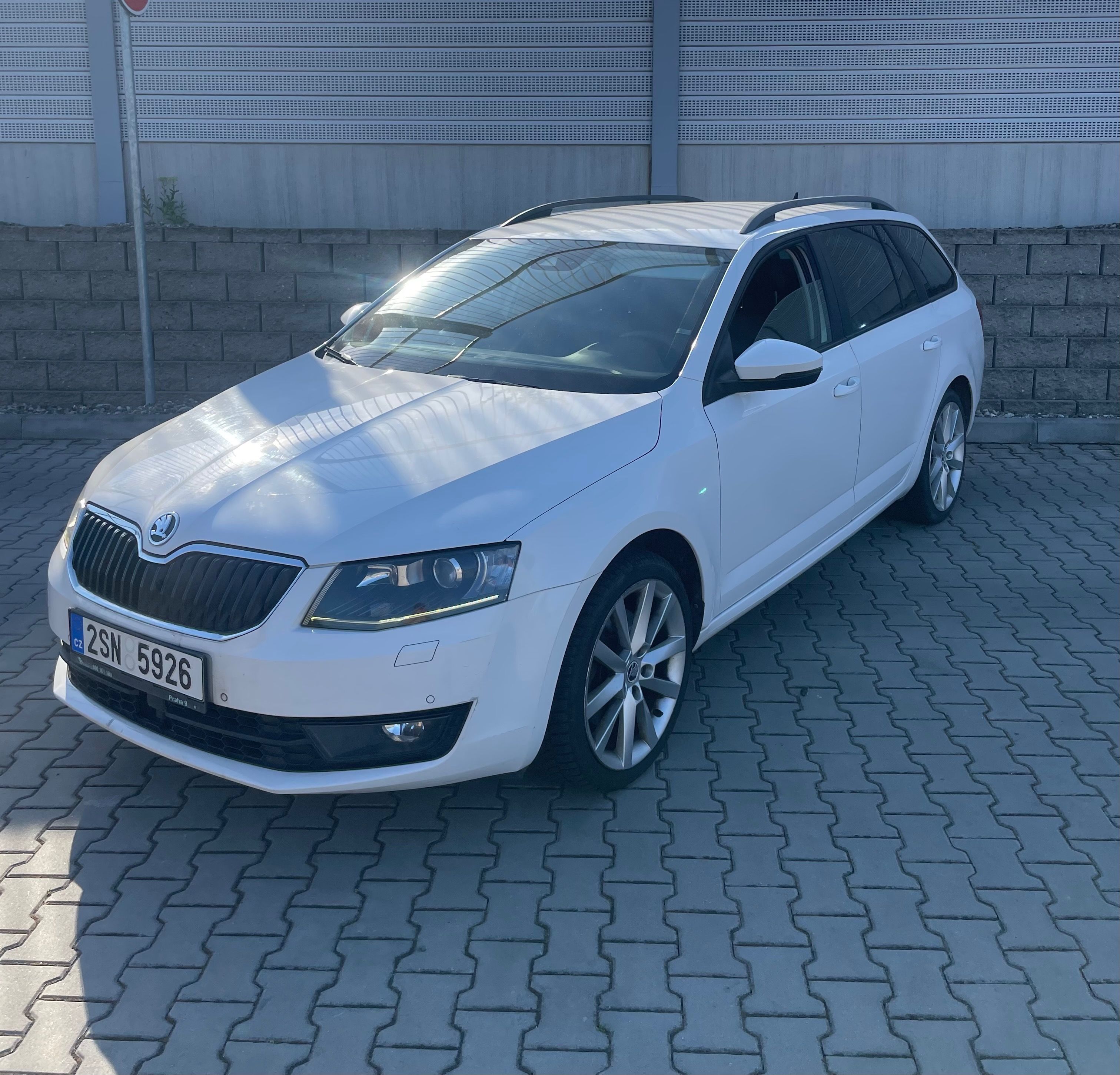 Škoda Octavia, 1,8i, CZ, 1maj. plná serv.hist - fotka 2