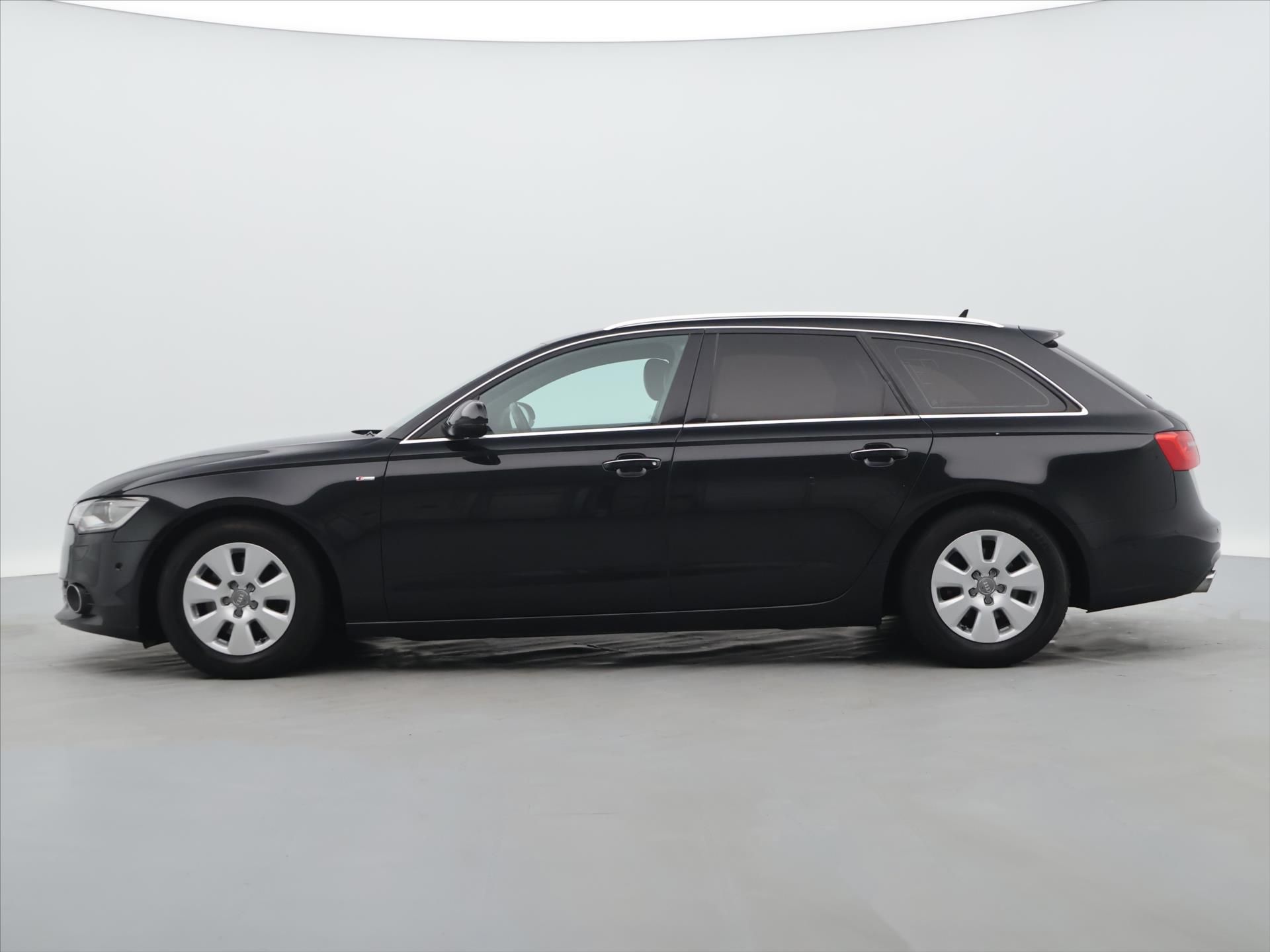 Audi A6 Avant, 3,0 TDI QUATTRO S-line AT - fotka 4