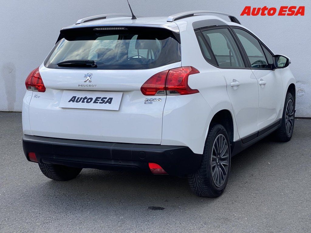 Peugeot 2008, 1.2i,1.maj,ČR,autoAC - fotka 4