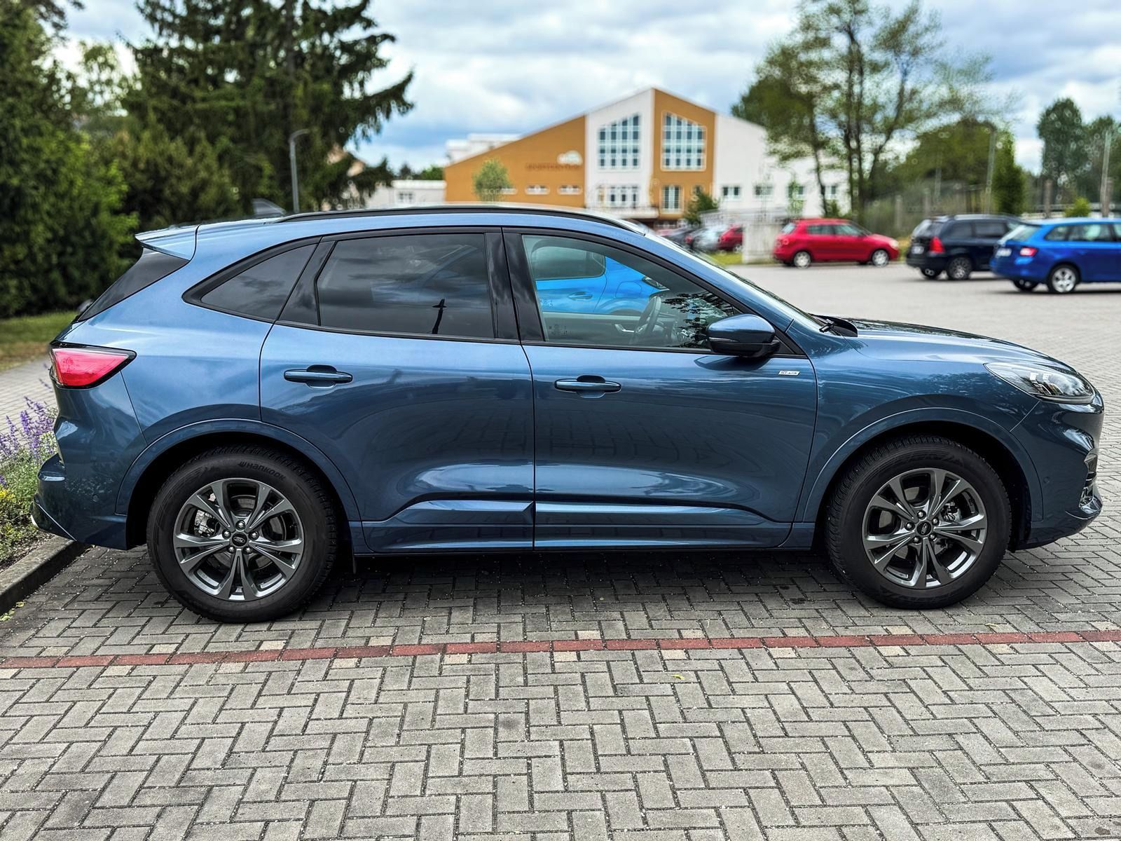 Ford Kuga, 2.5 HEV AWD ST-Line X 140kW - fotka 6