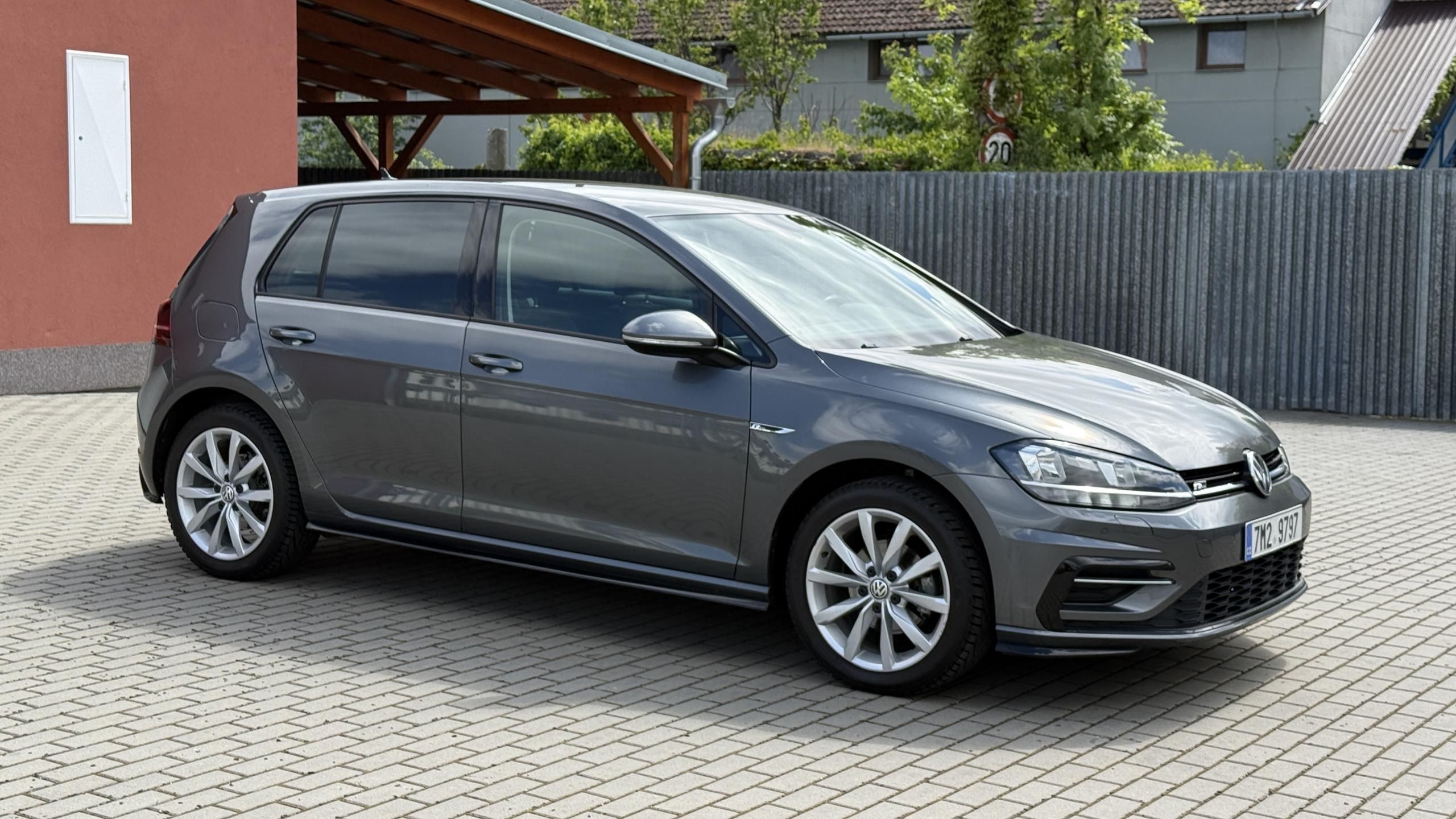 Volkswagen Golf, 1.0TSi*63kW*R-LINE*55TKM* - fotka 6