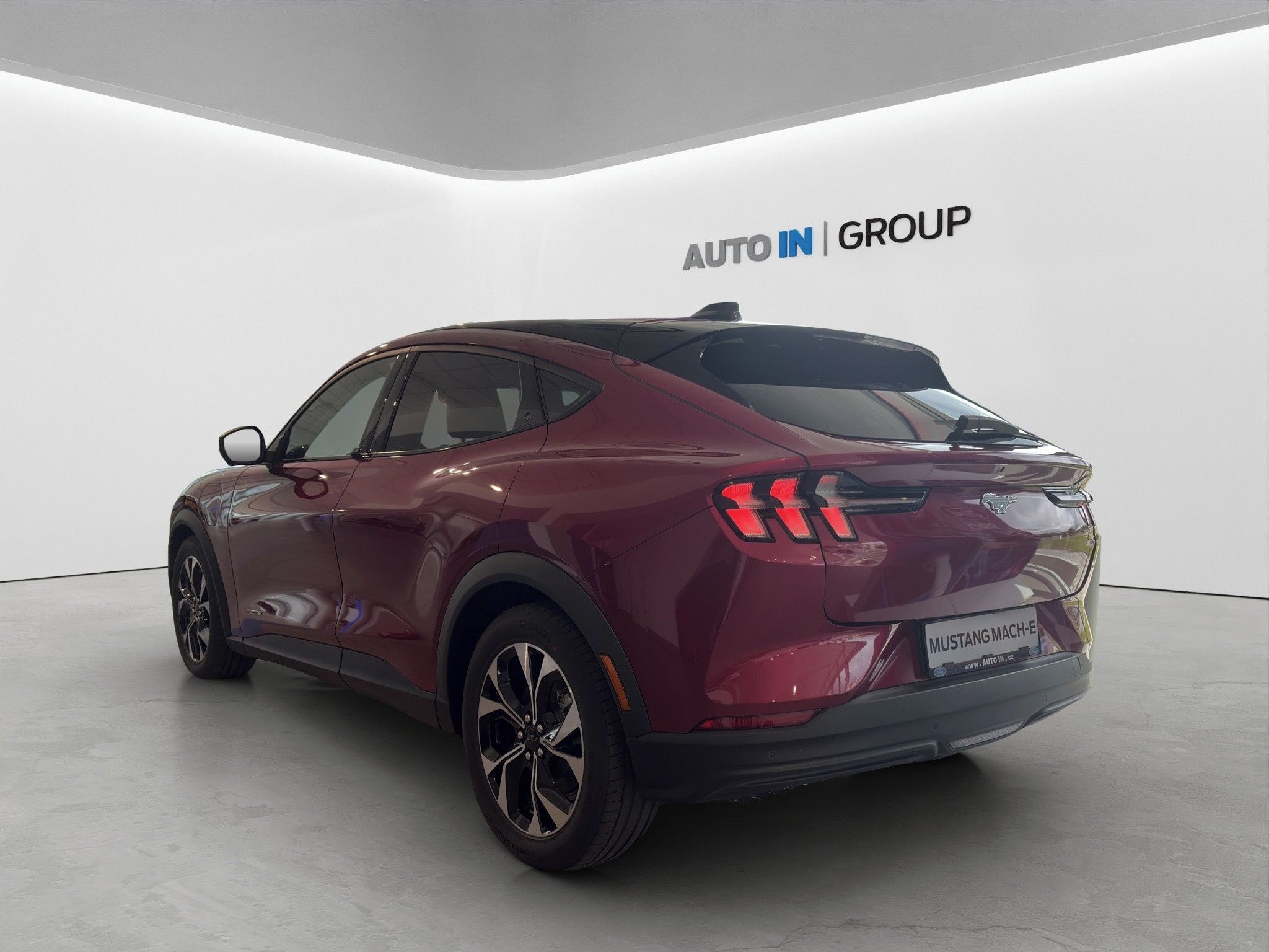 Ford Mustang Mach-E, MACH-E 5D 73 kWh,0 STANDARDNÍ - fotka 4