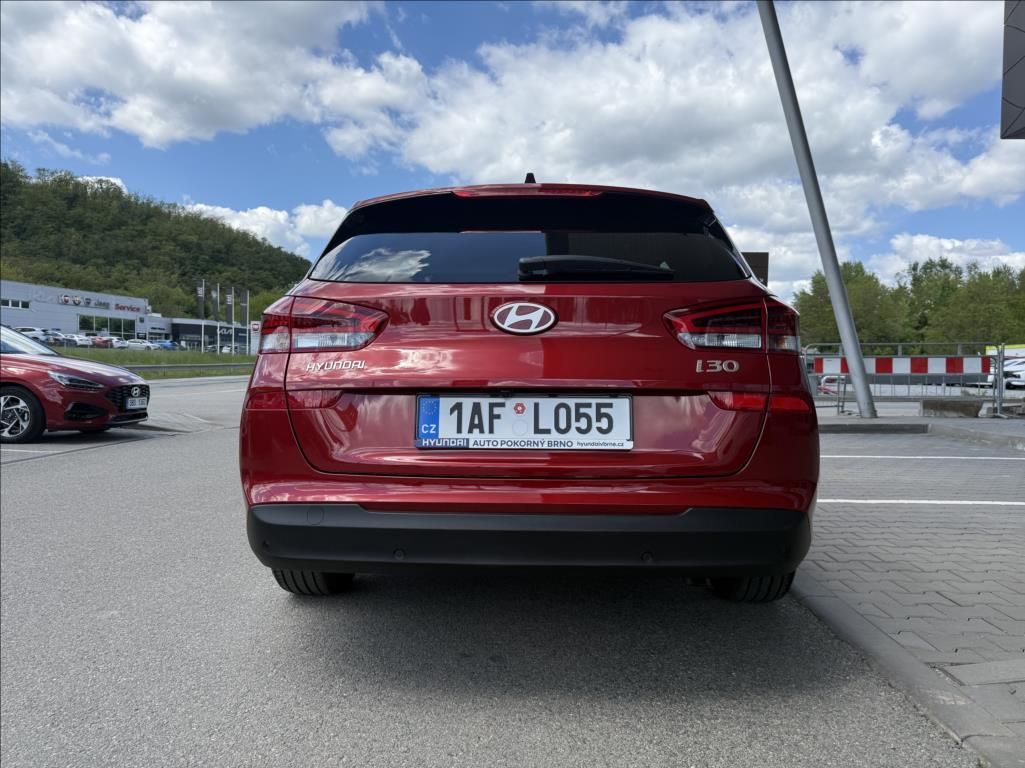 Hyundai i30, 1,5 T DCT  WG FL Family - fotka 6