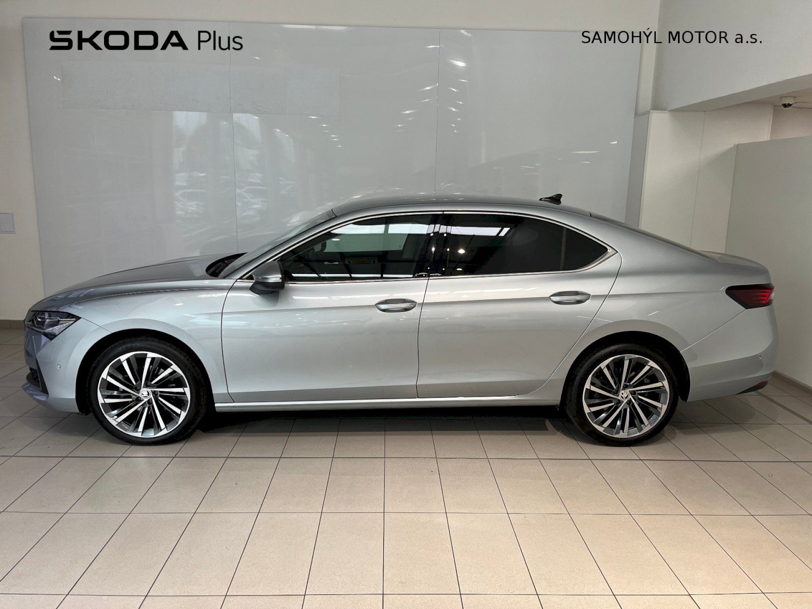 Škoda Superb, 2.0 TDI 110 kW A7F L&K - fotka 3