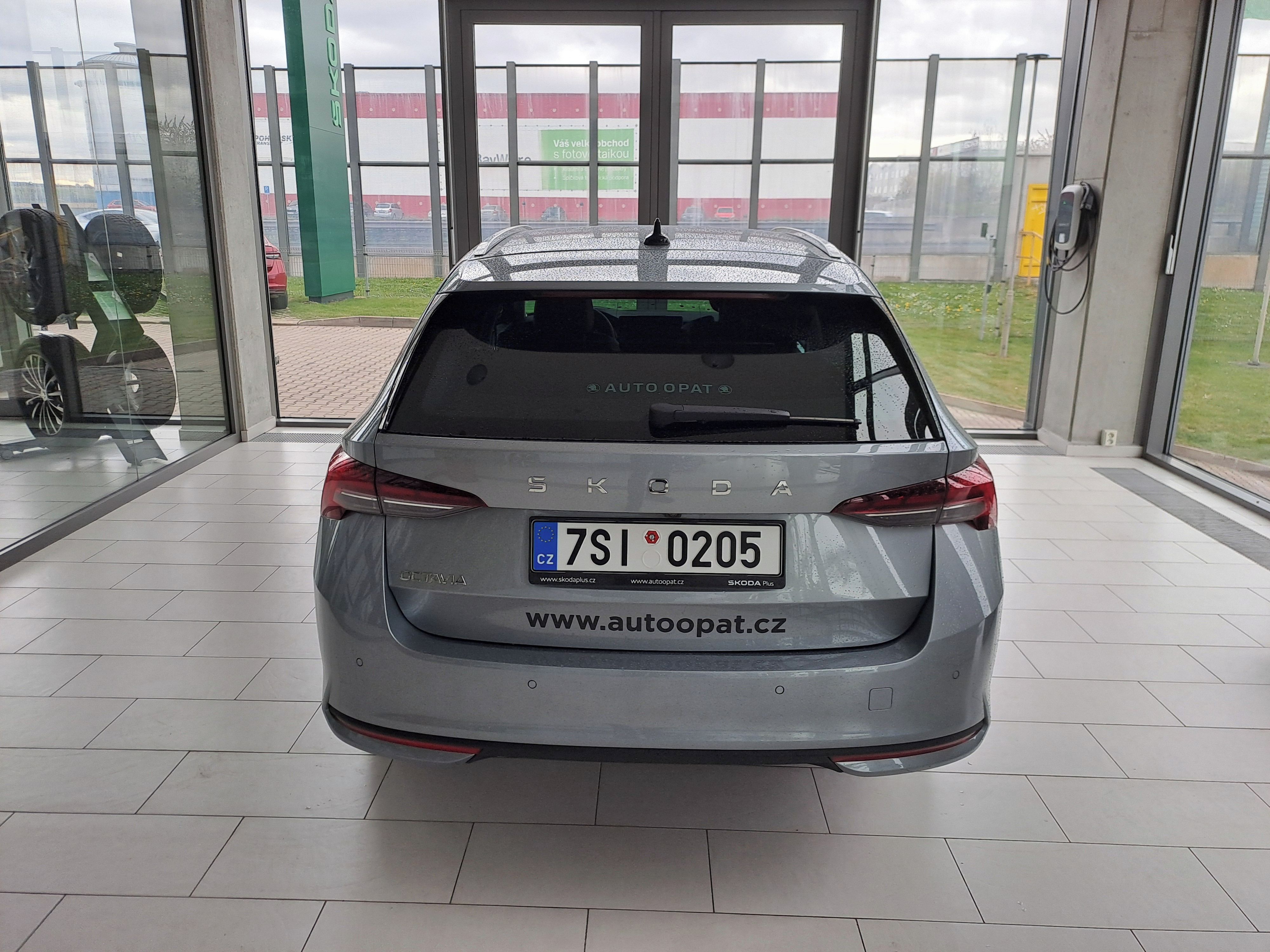 Škoda Octavia, 2,0 TDI 110 kW Excl. Selection - fotka 6