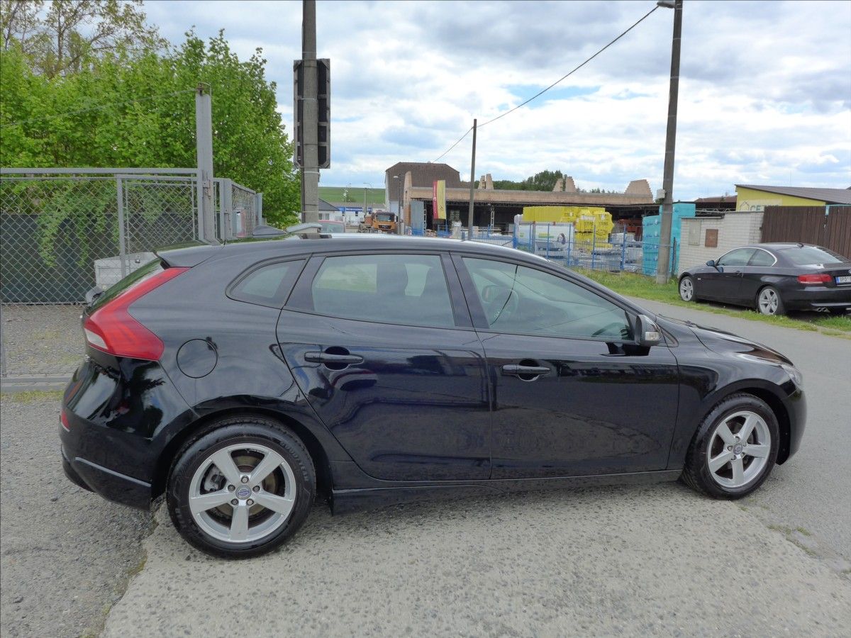 Volvo V40, 1,6 D2  DIGI AC, KAMERA SERVIS - fotka 5