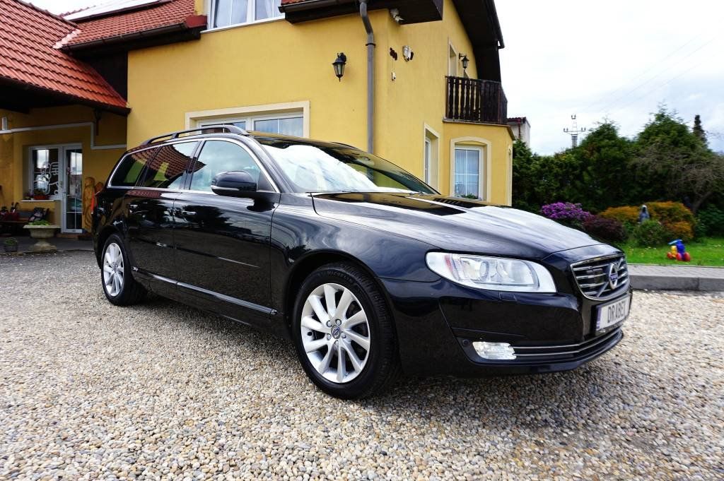Volvo V70, MOMENTUM 2,0 D4 133 kW - fotka 2